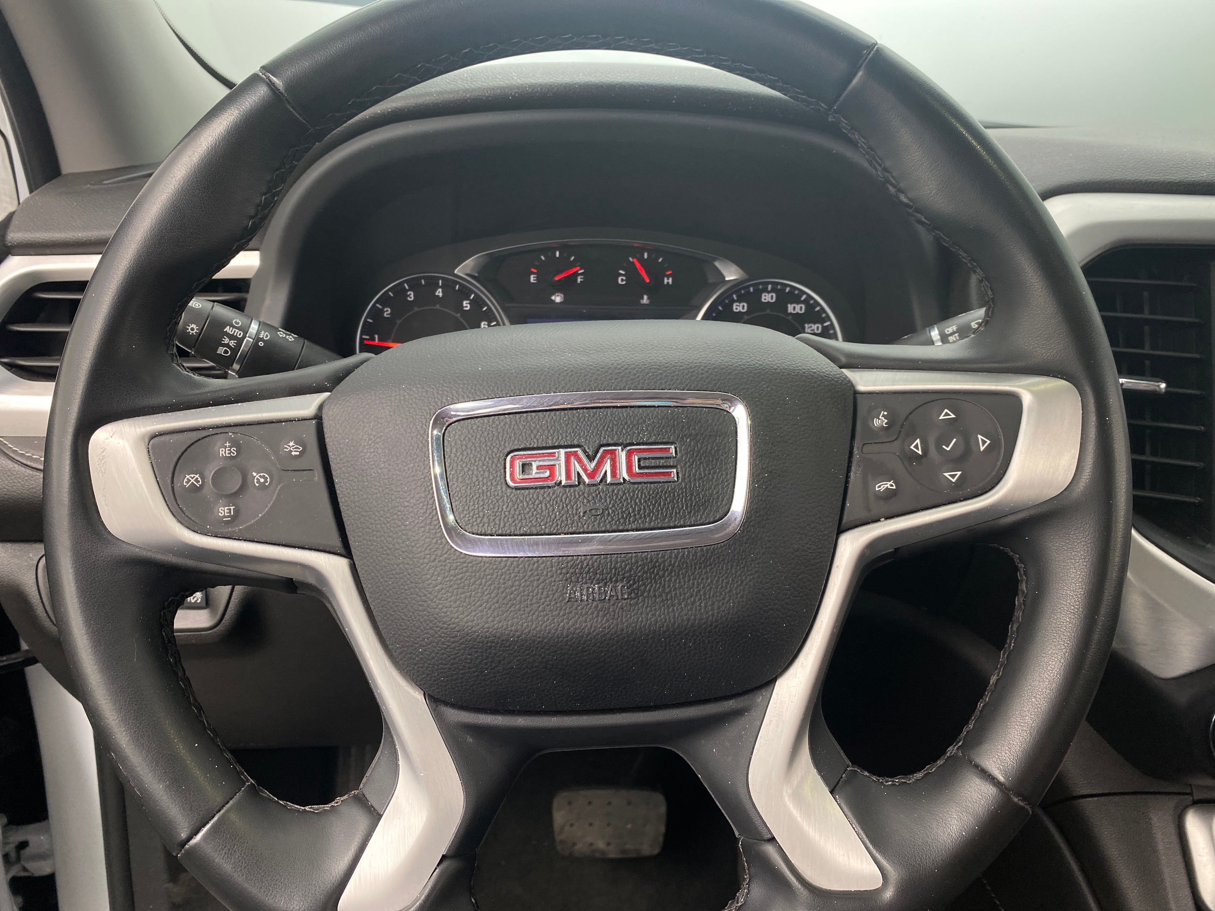 2023 GMC Acadia SLT 5