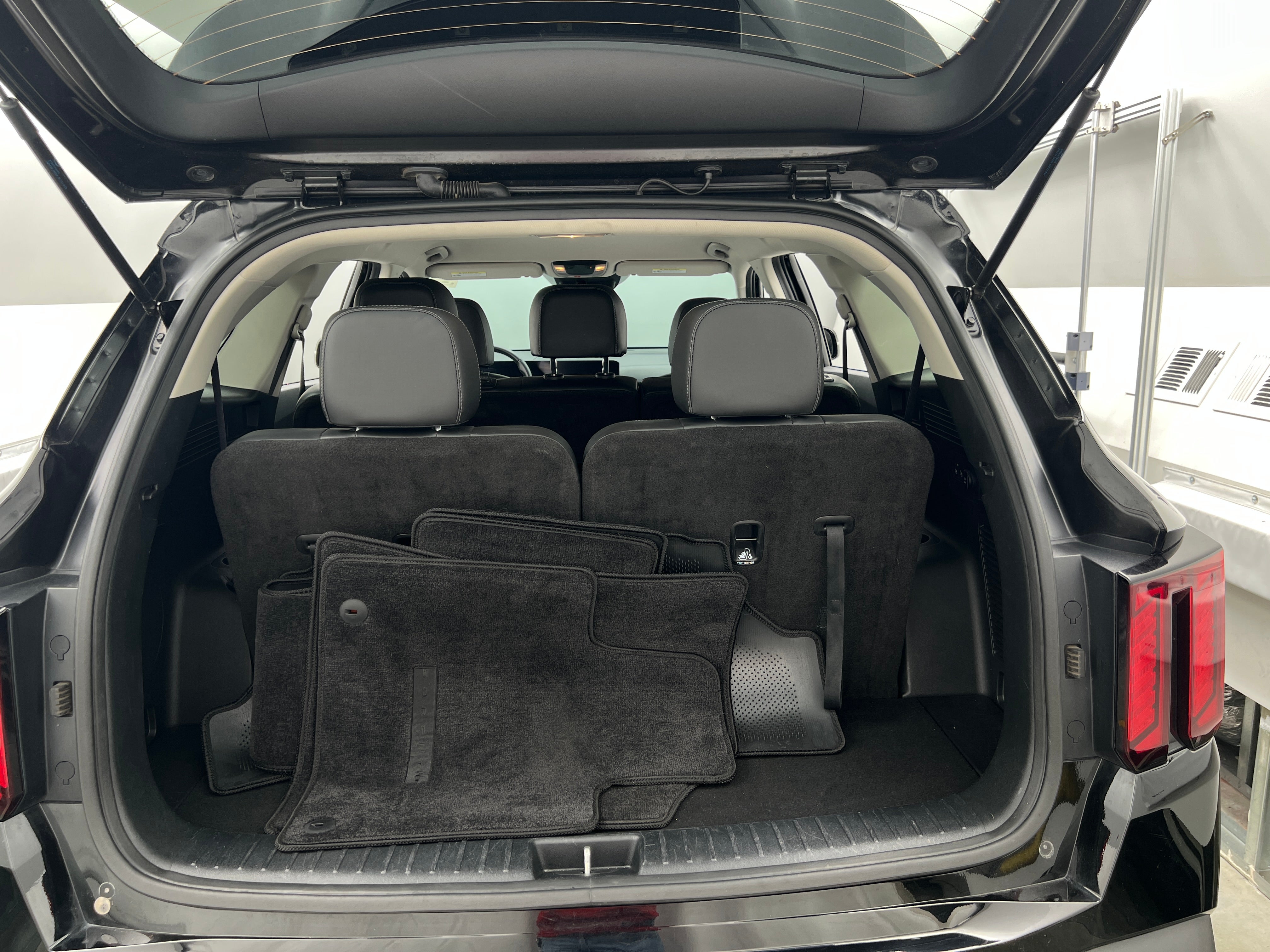 2024 Kia Sorento S 6