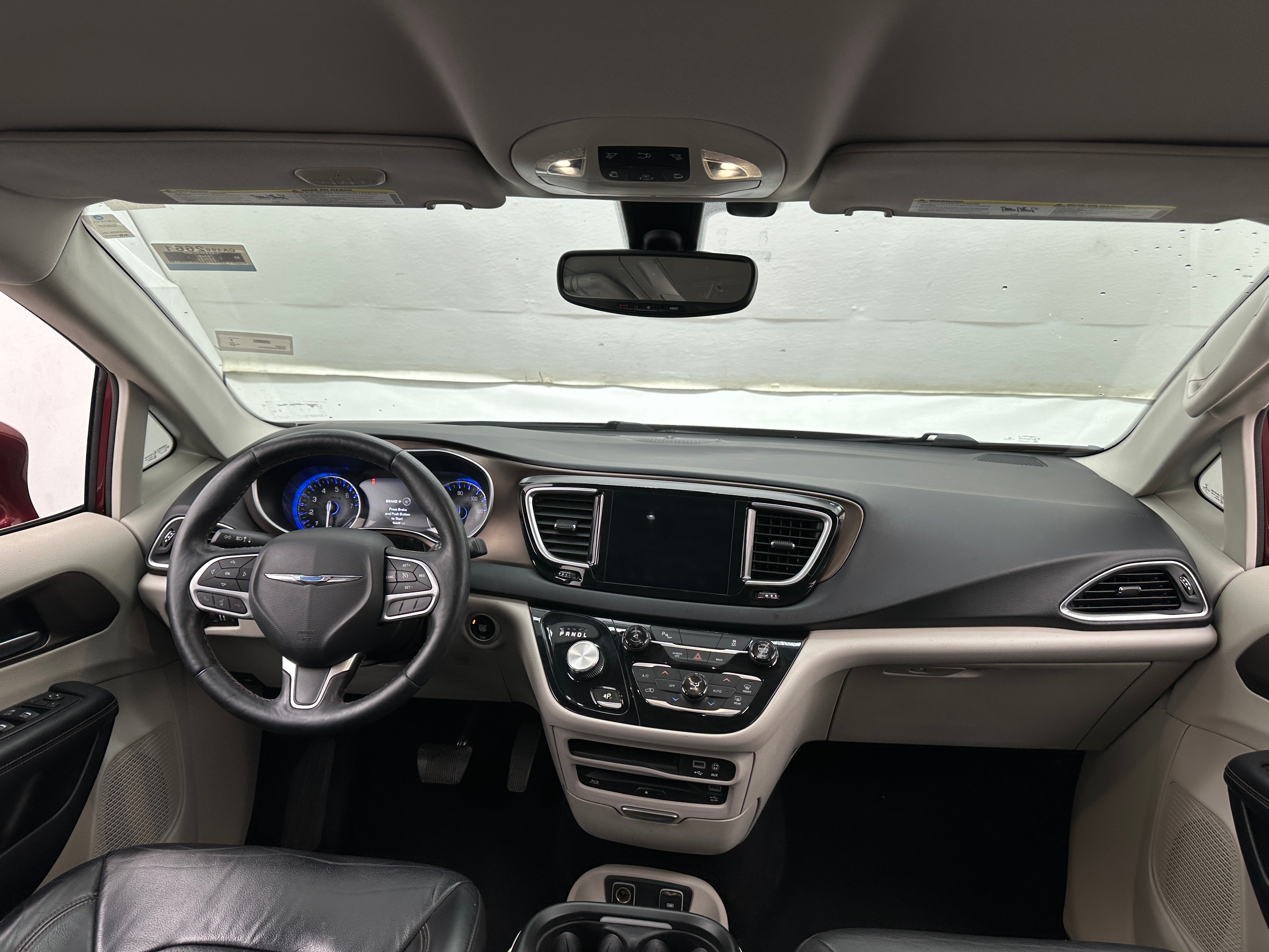 2017 Chrysler Pacifica  3