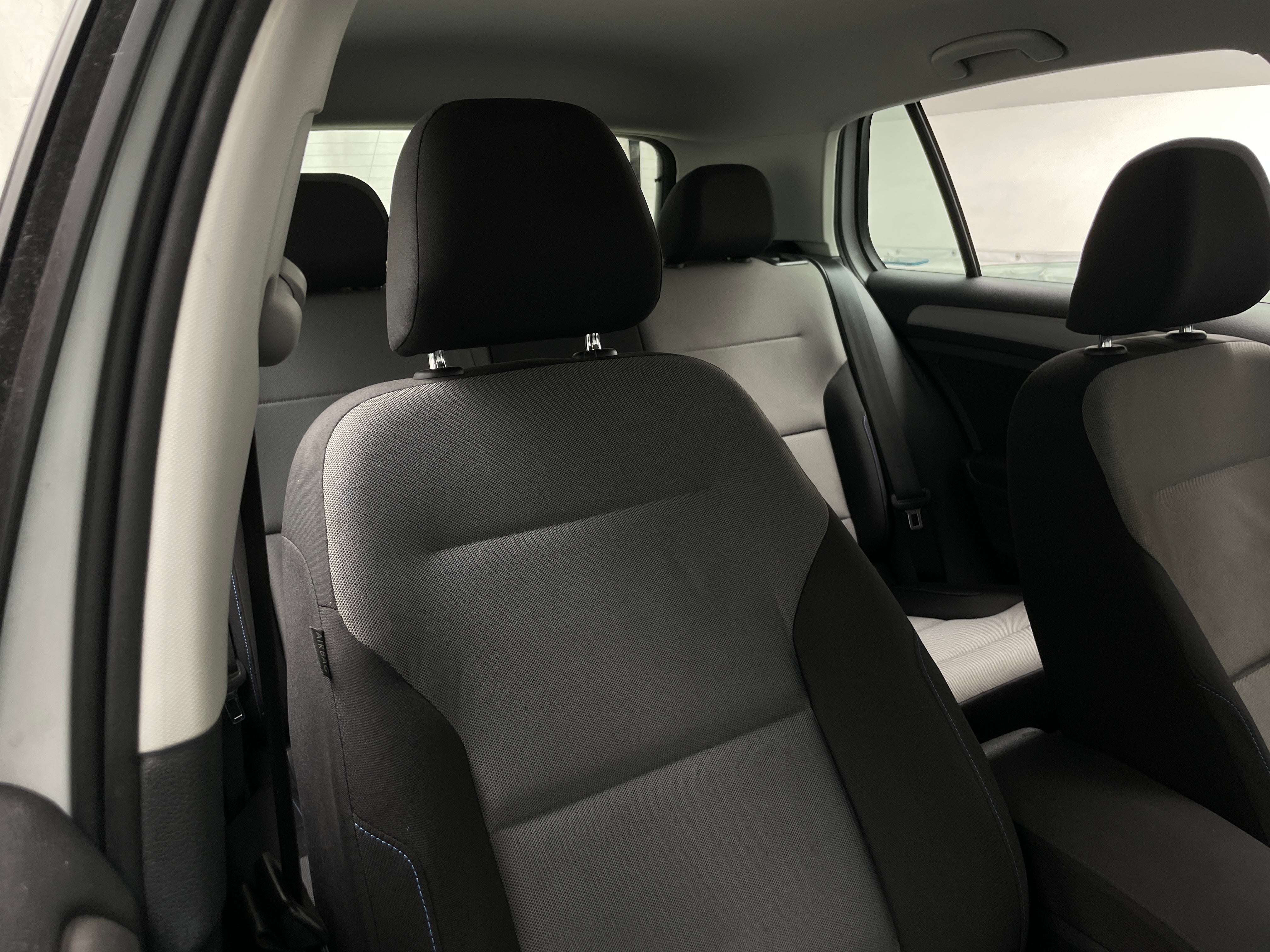2016 Volkswagen e-Golf SE 2