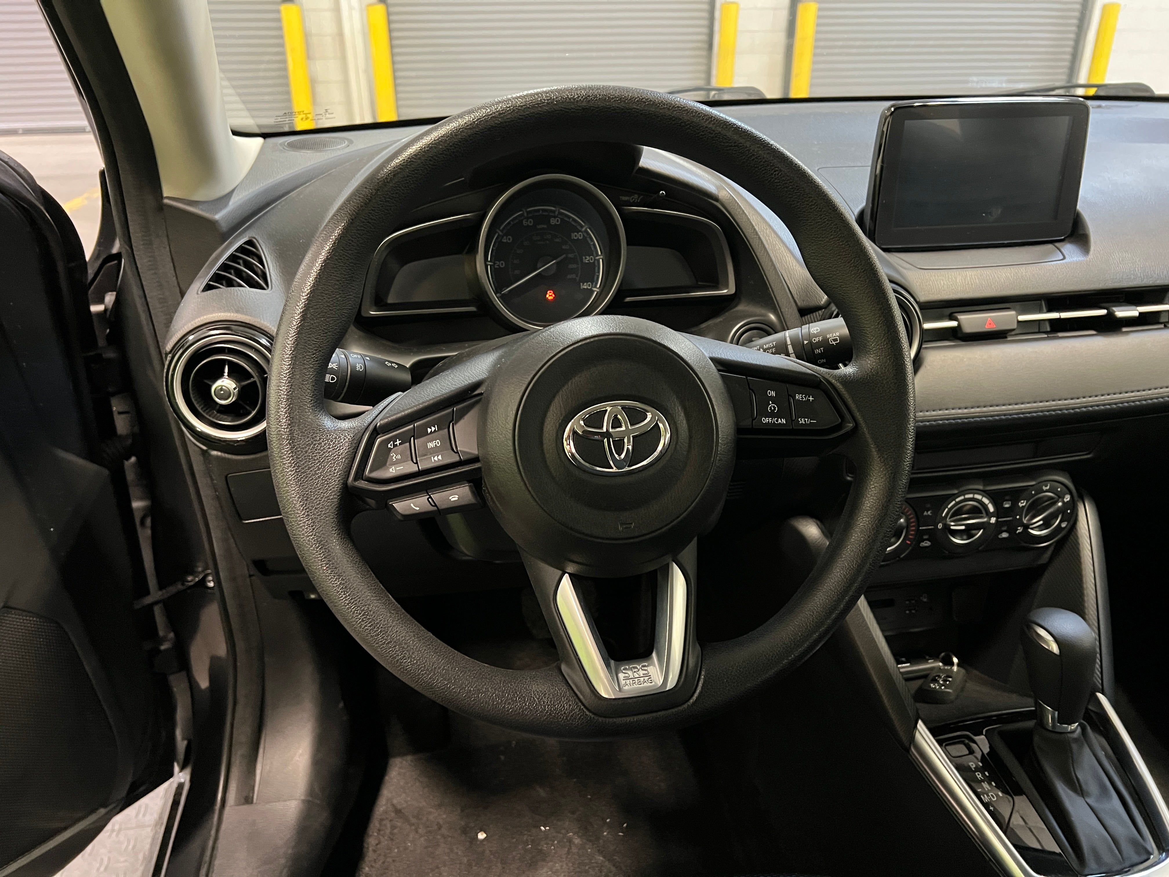 2020 Toyota Yaris LE 5