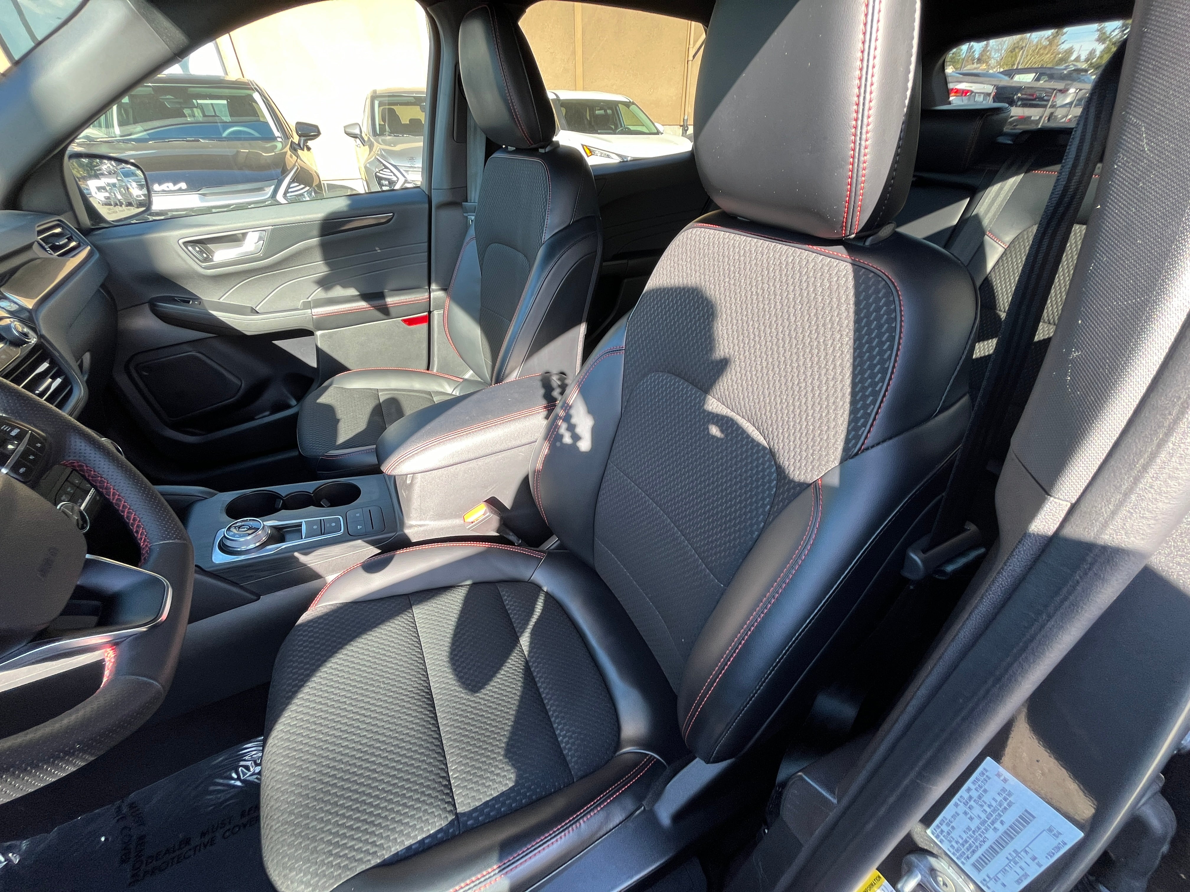 2023 Ford Escape ST-Line 2