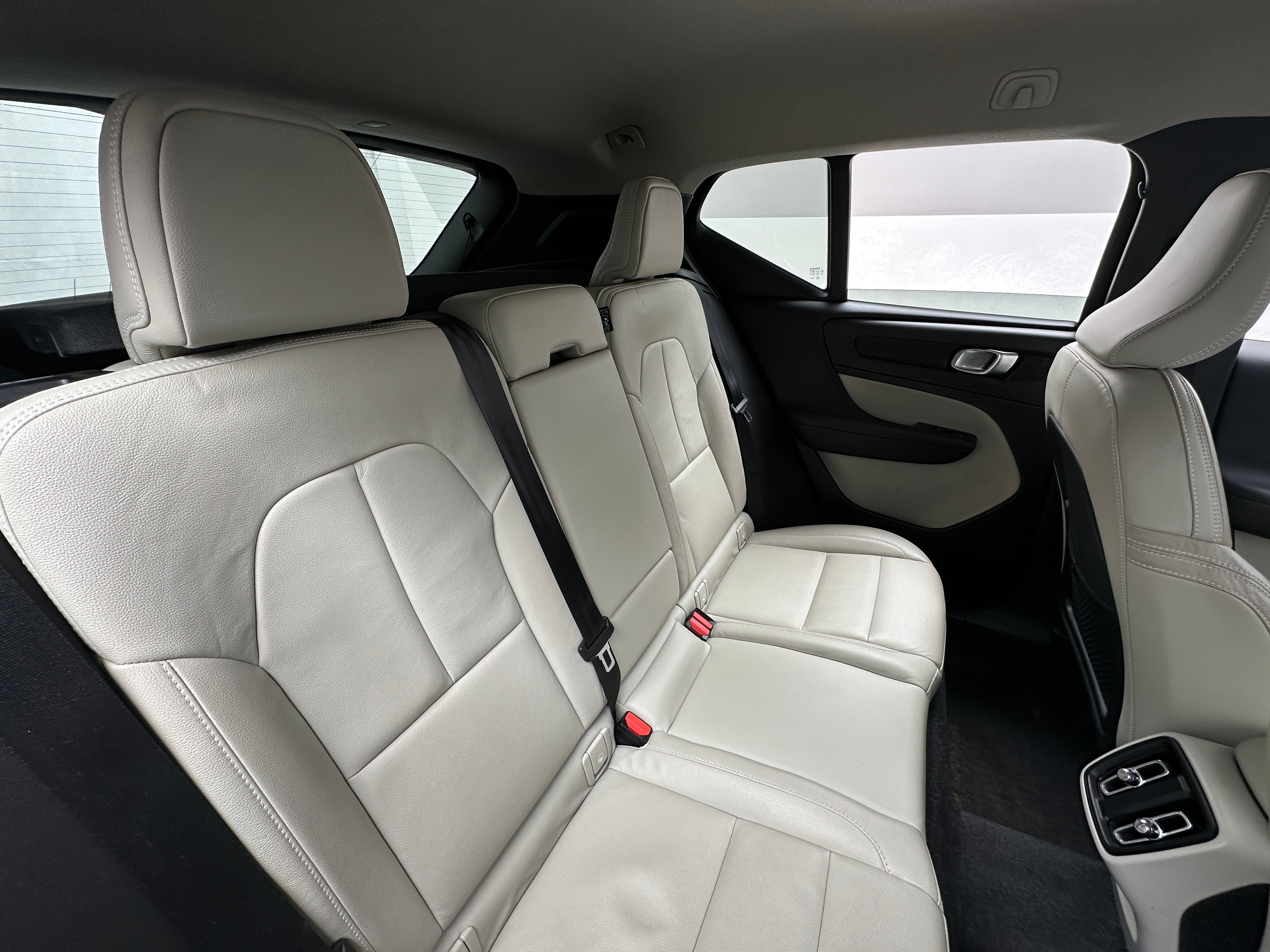 2019 Volvo XC40 T4 Momentum 5
