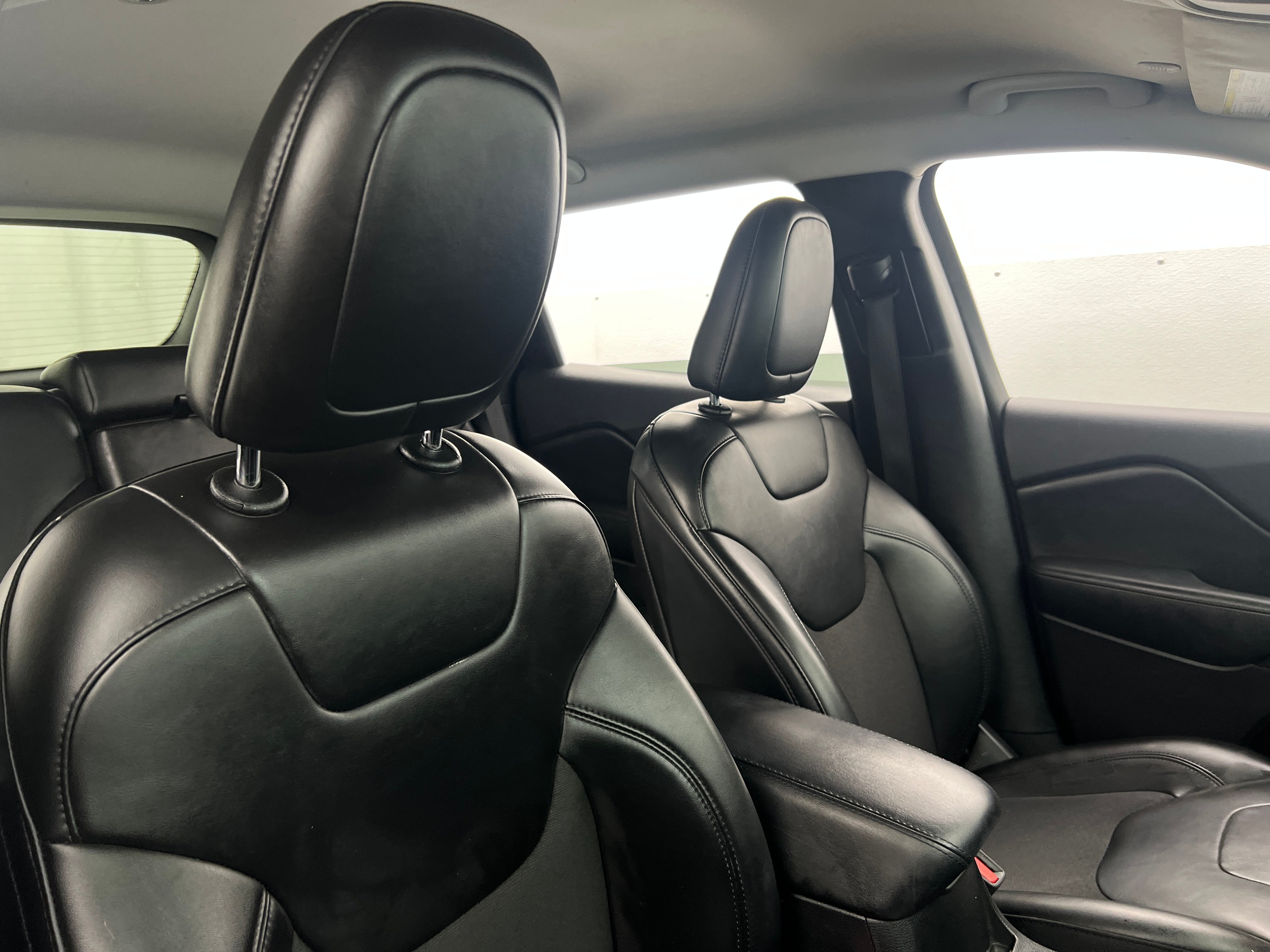 2020 Jeep Cherokee Altitude 2