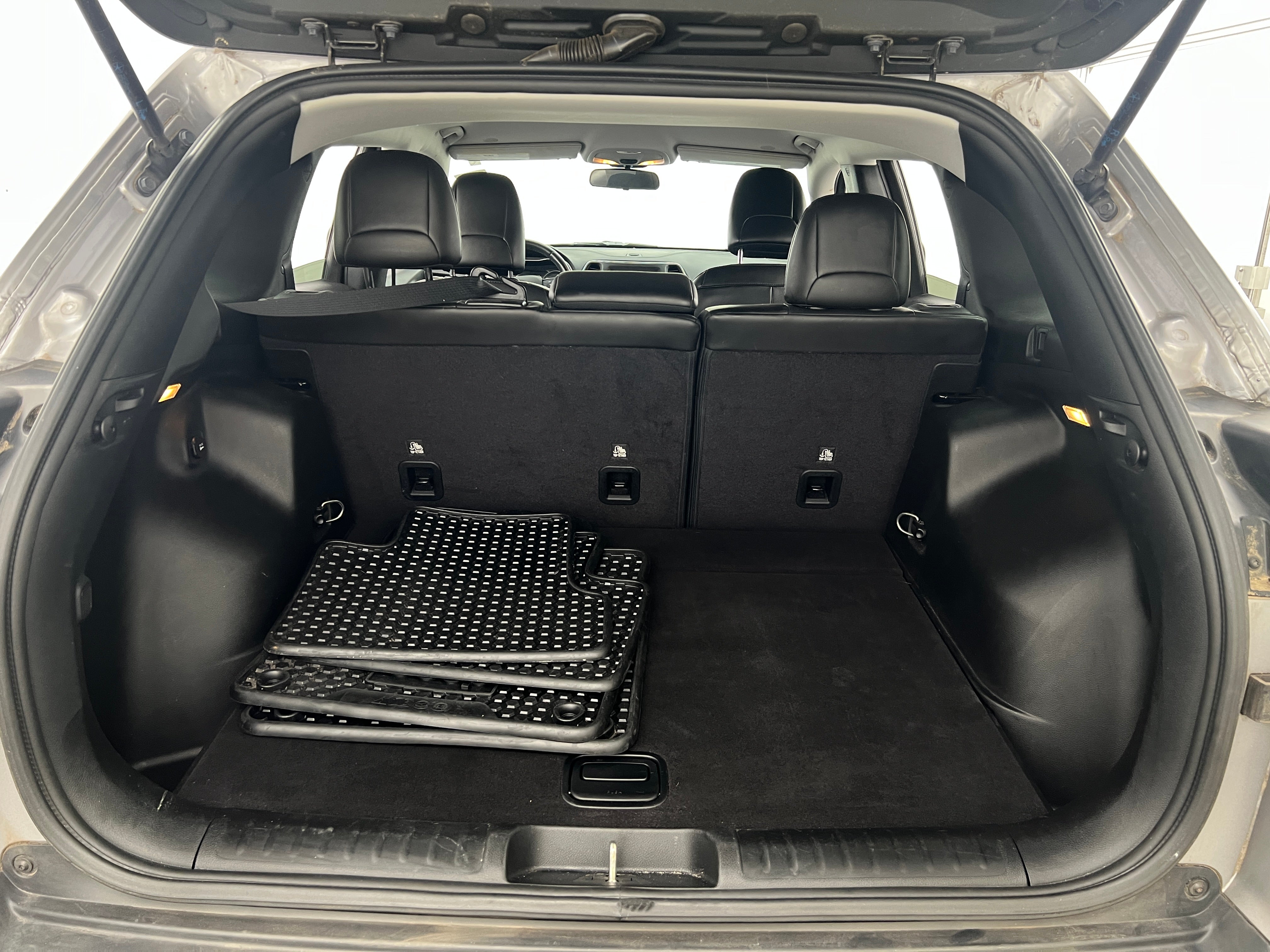 2020 Jeep Cherokee Altitude 7
