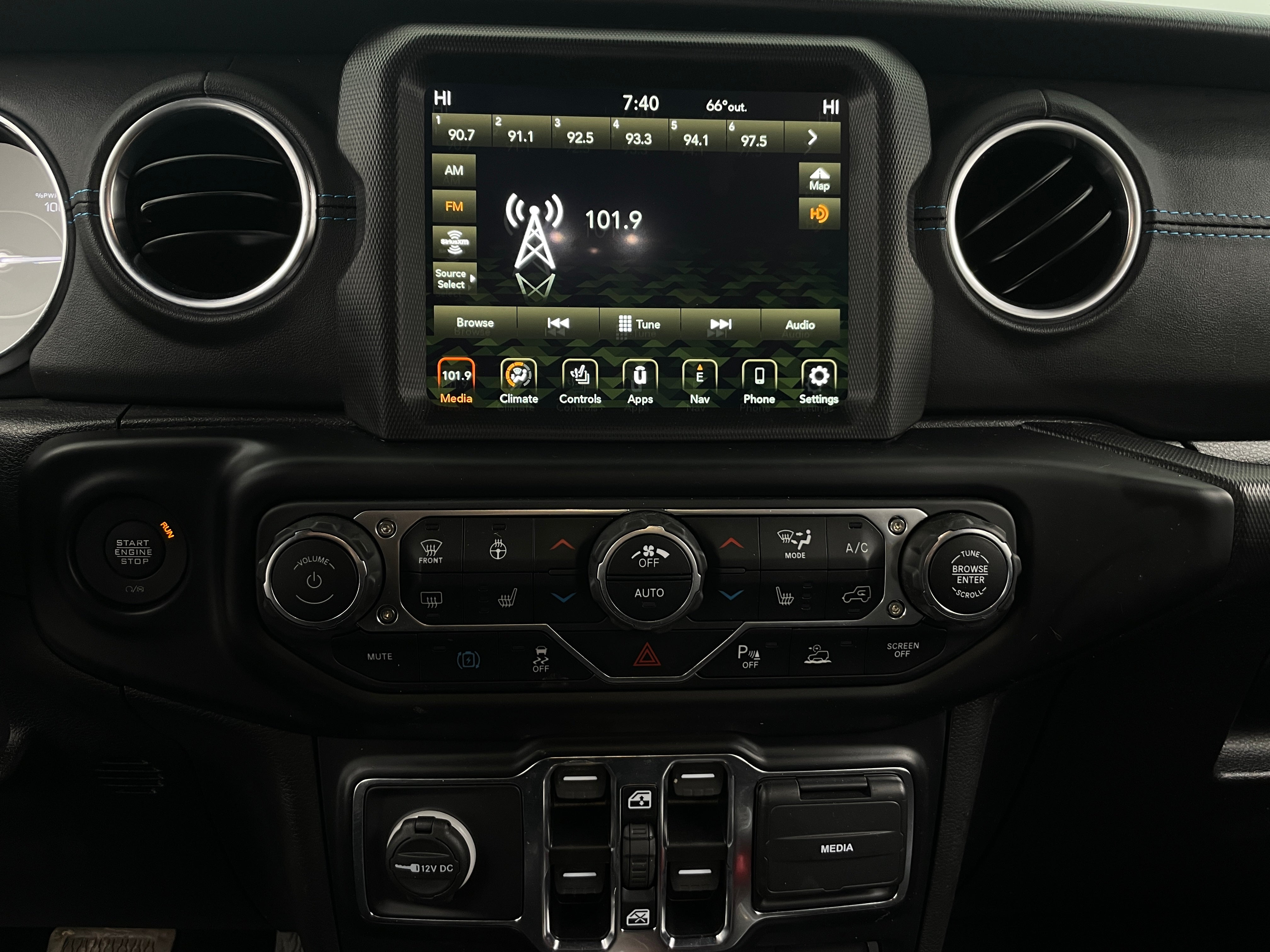 2021 Jeep Wrangler Unlimited Rubicon 4xe 3