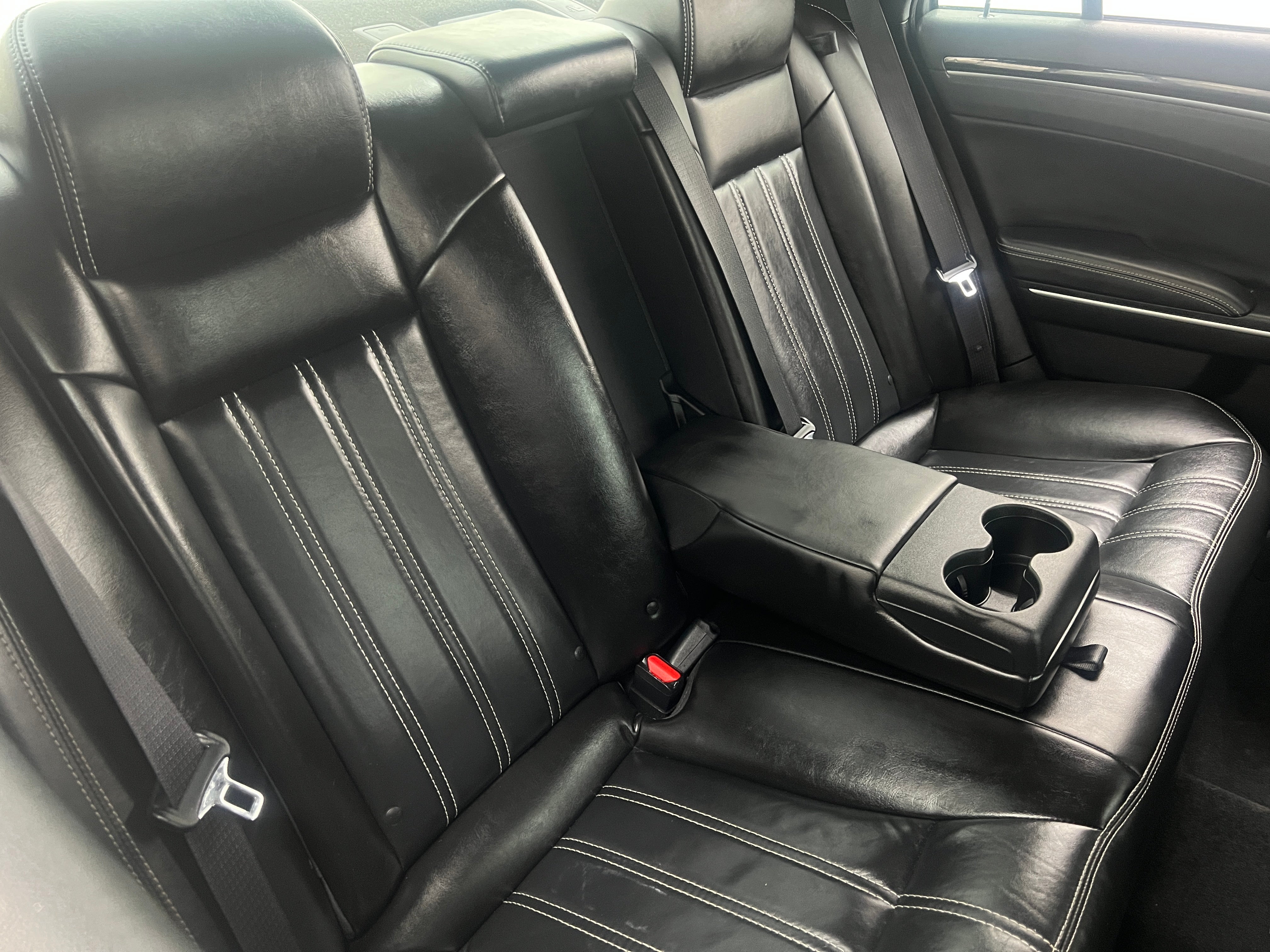2021 Chrysler 300 S 6