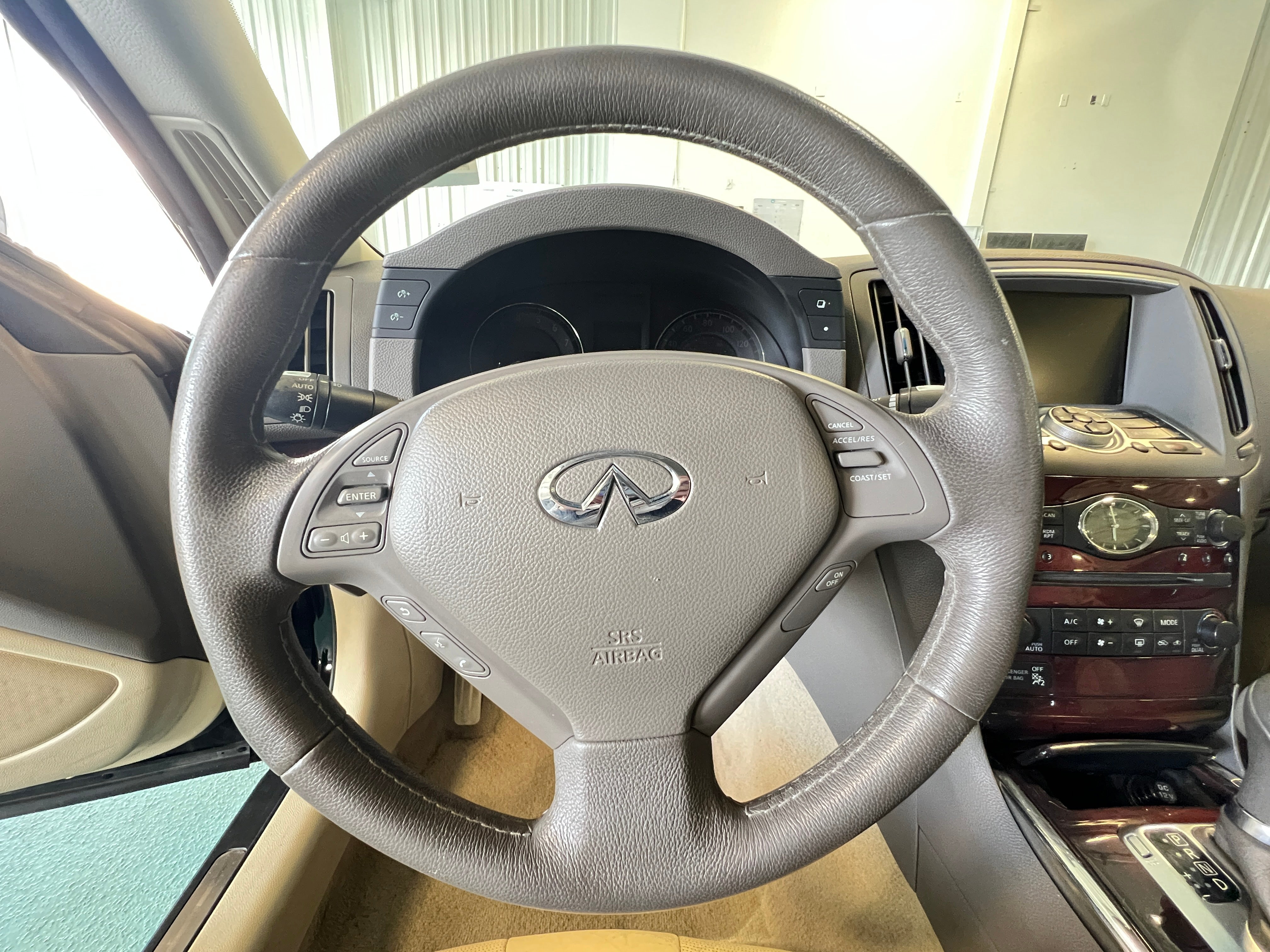2015 INFINITI Q60 Base 4