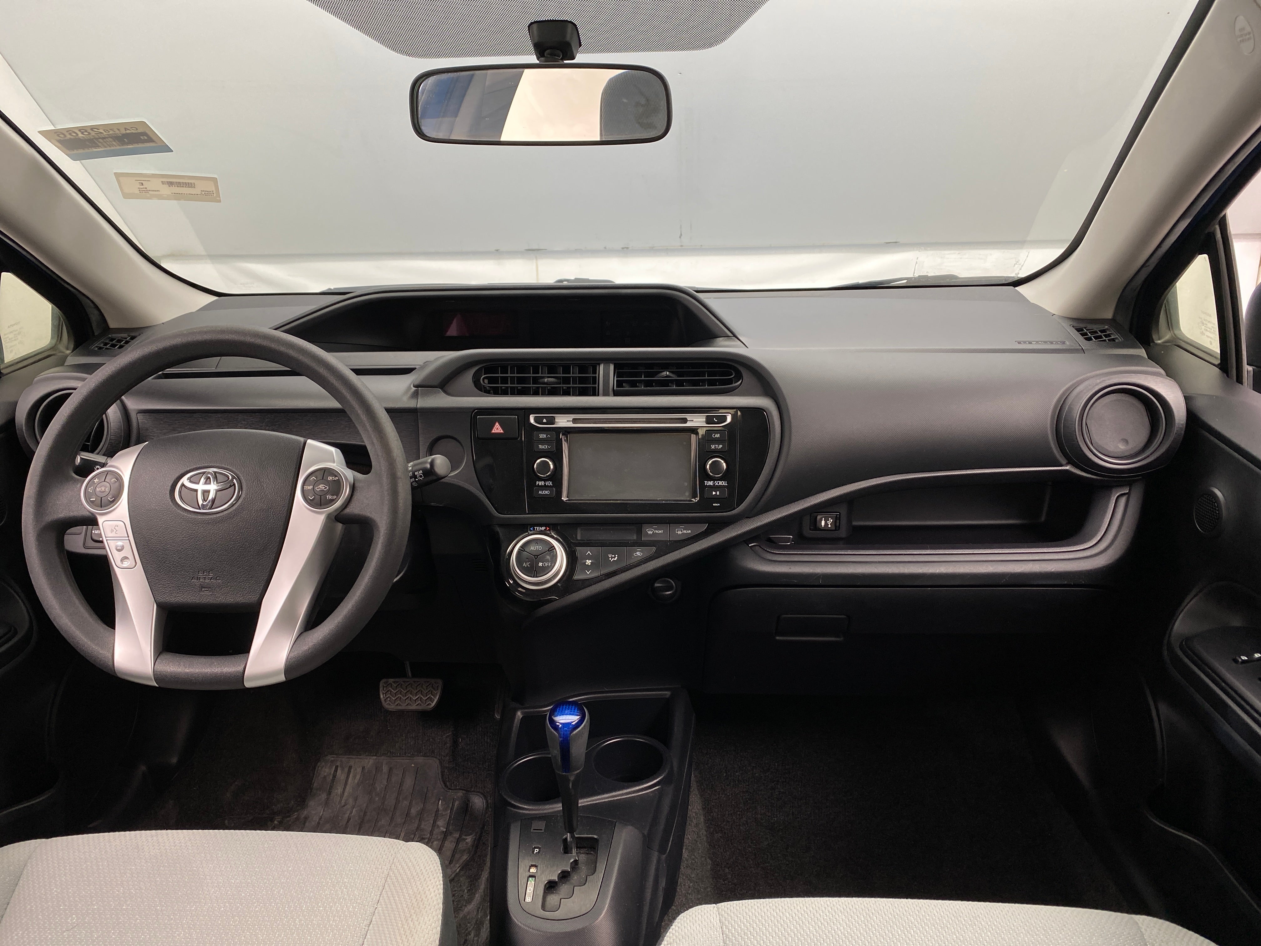 2016 Toyota Prius c One 3