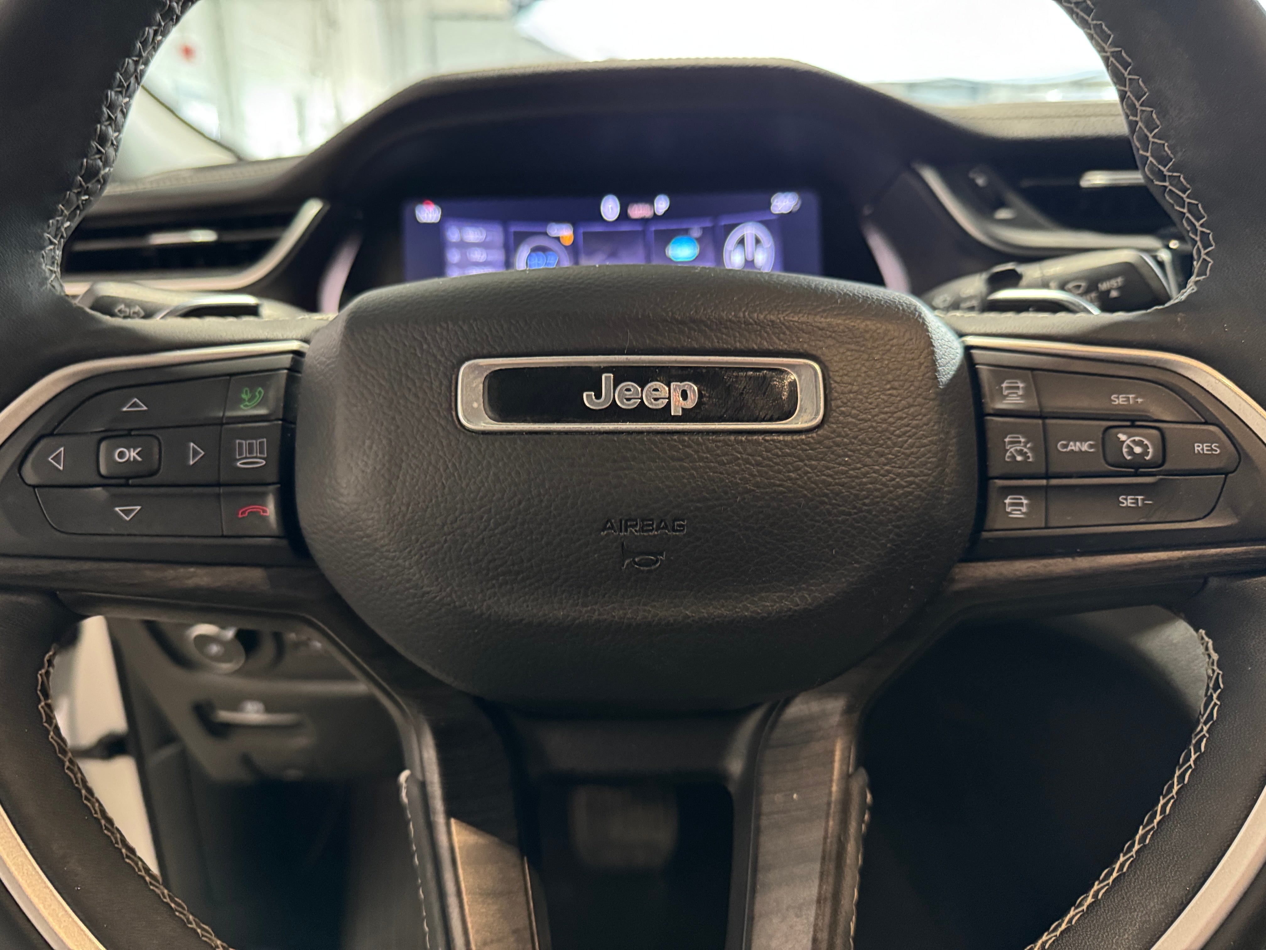 2023 Jeep Grand Cherokee Limited Edition 4