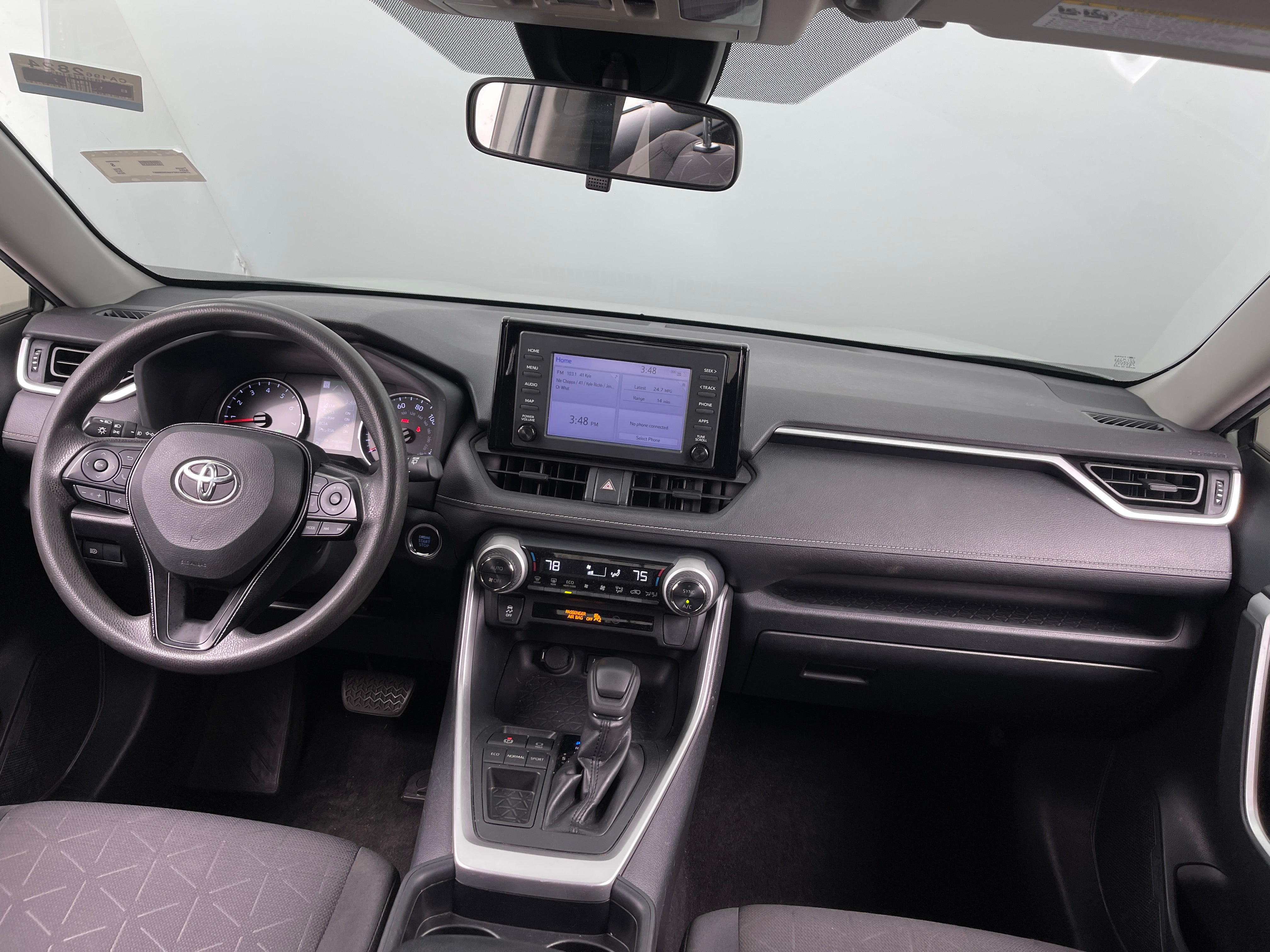 2019 Toyota RAV4 XLE 3