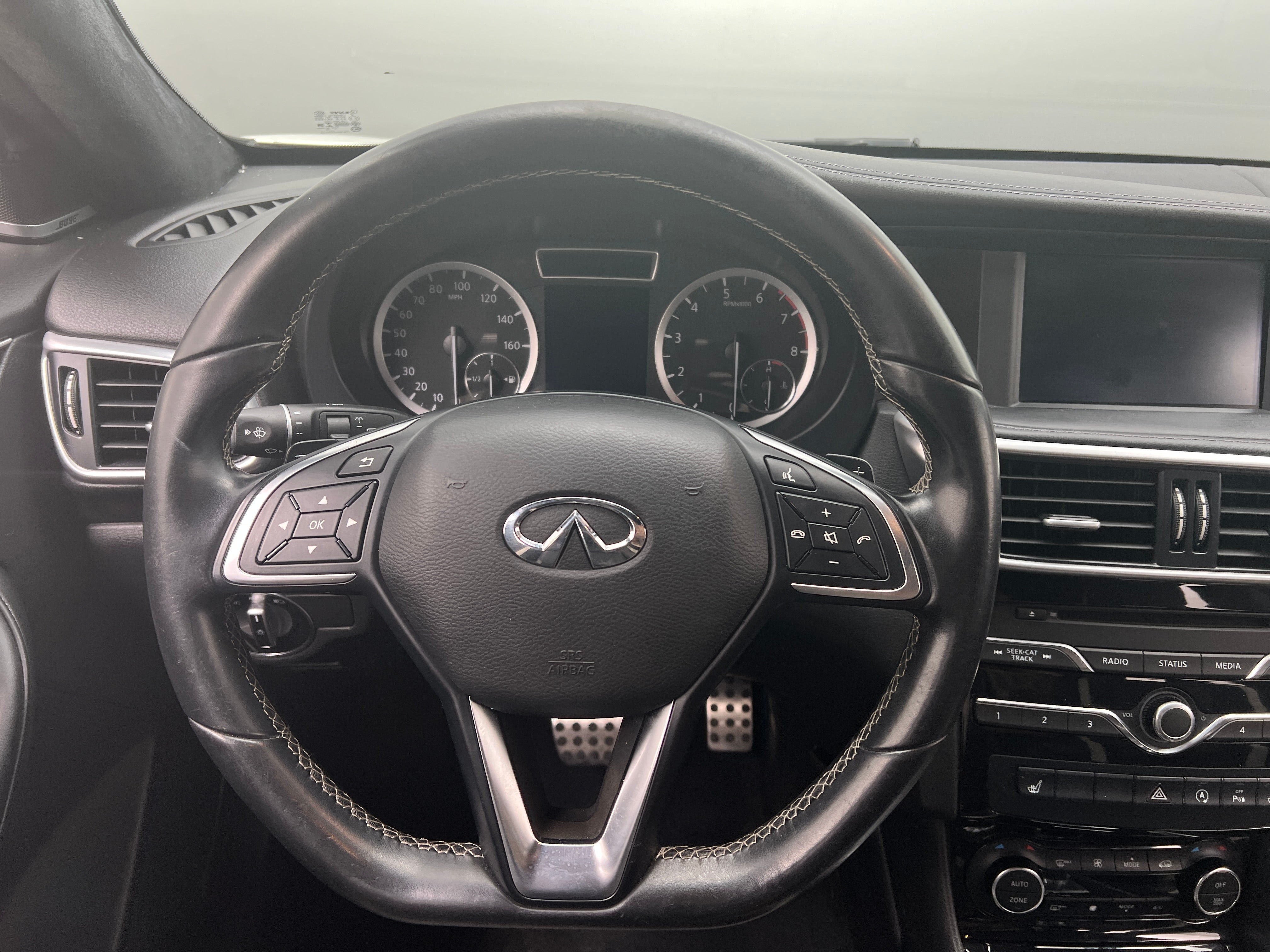 2018 INFINITI QX30 Sport 4