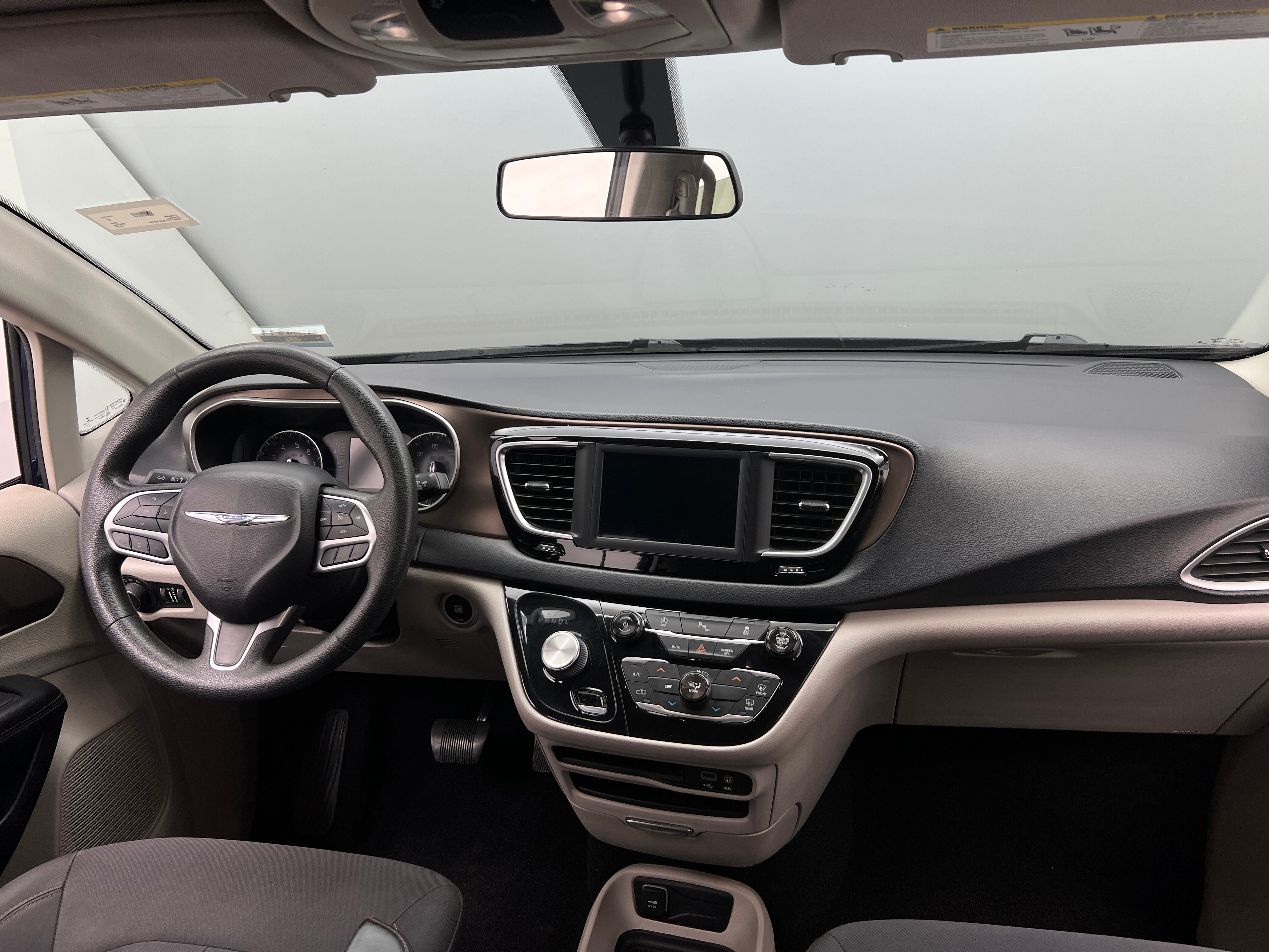 2018 Chrysler Pacifica LX 3