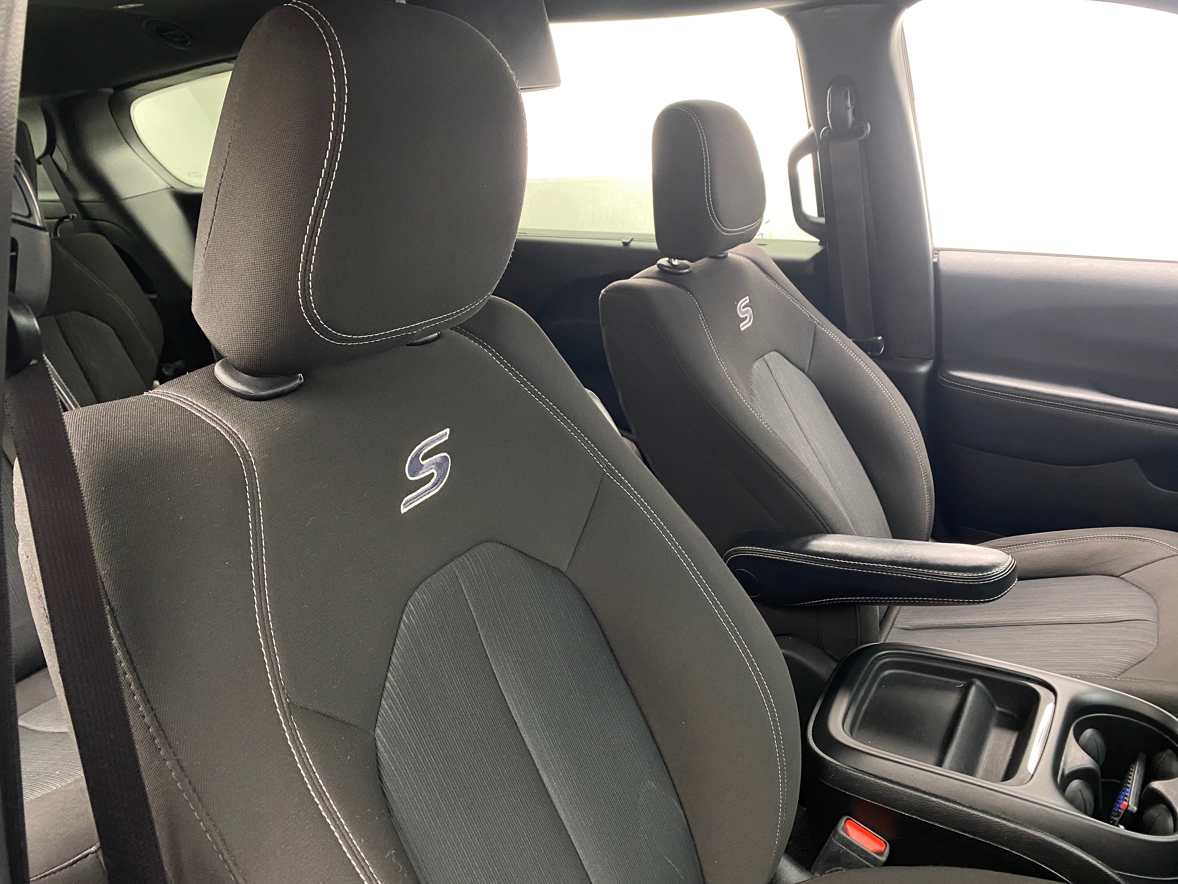 2020 Chrysler Pacifica Touring 2