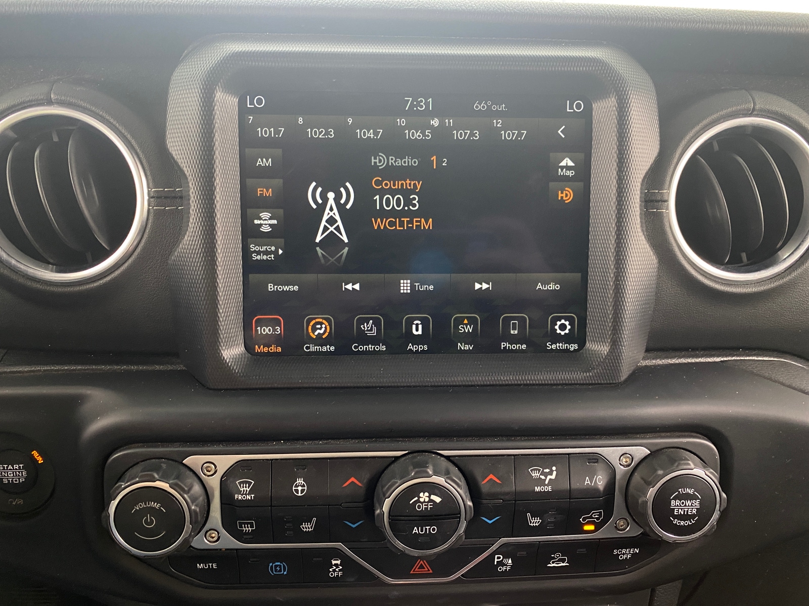 Thumbnail: 2021 Jeep Wrangler - 3