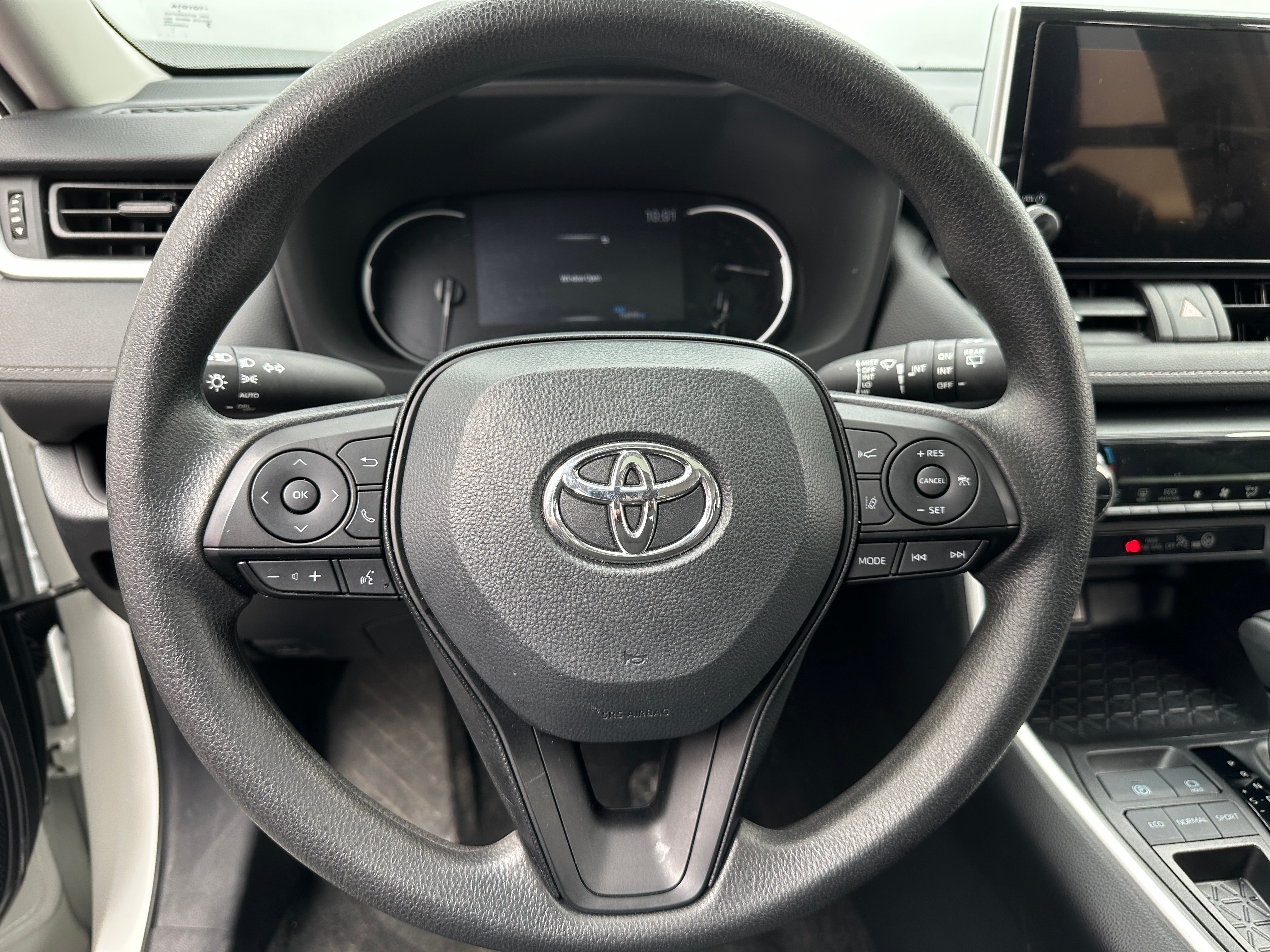 2024 Toyota RAV4 XLE 5