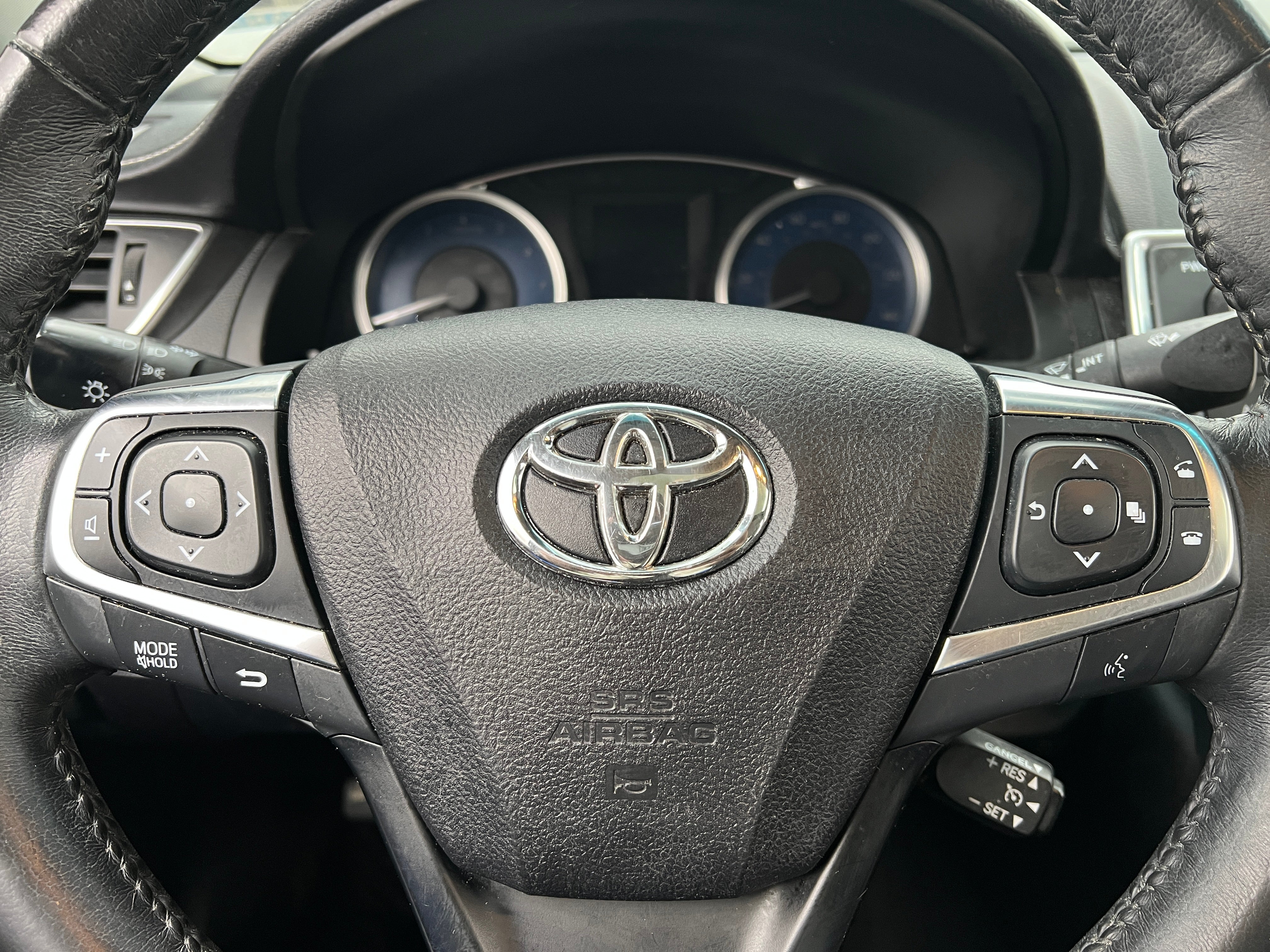 2017 Toyota Camry XLE 4