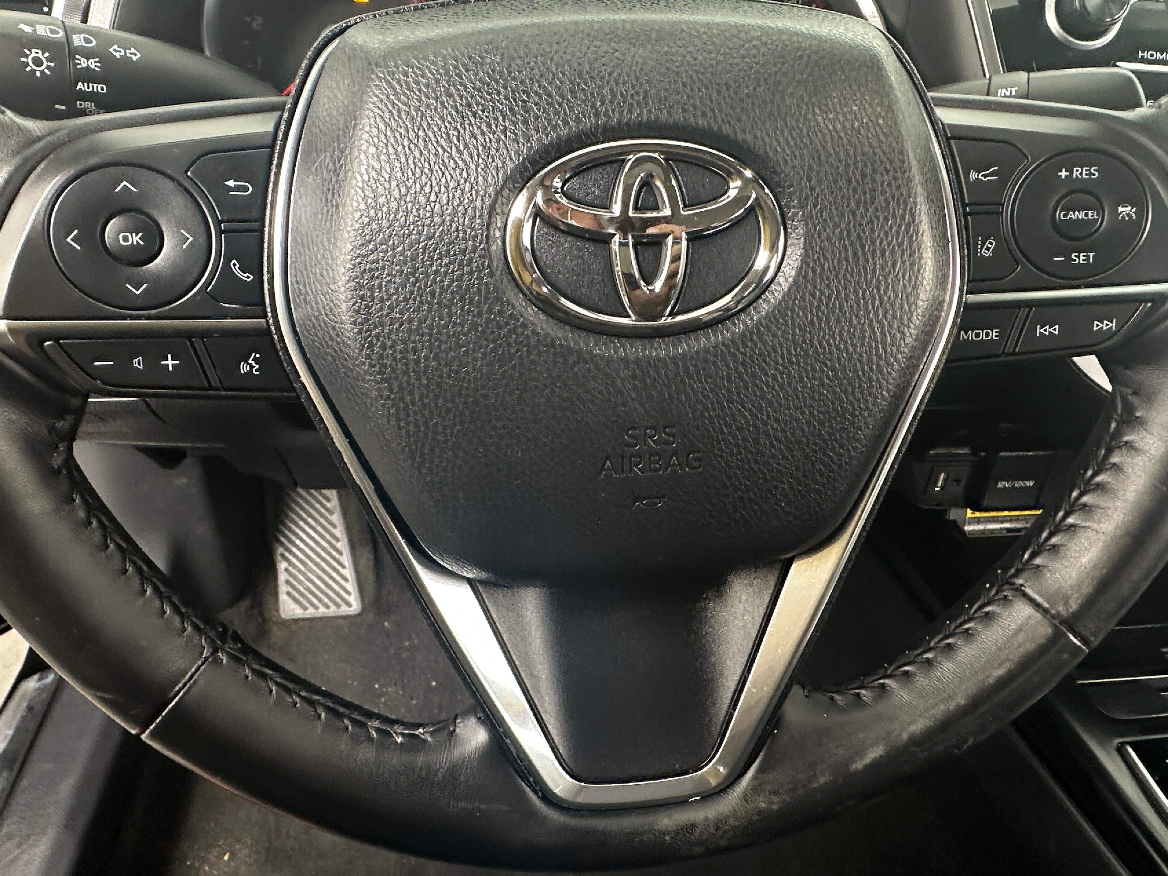 2019 Toyota Camry XSE 4