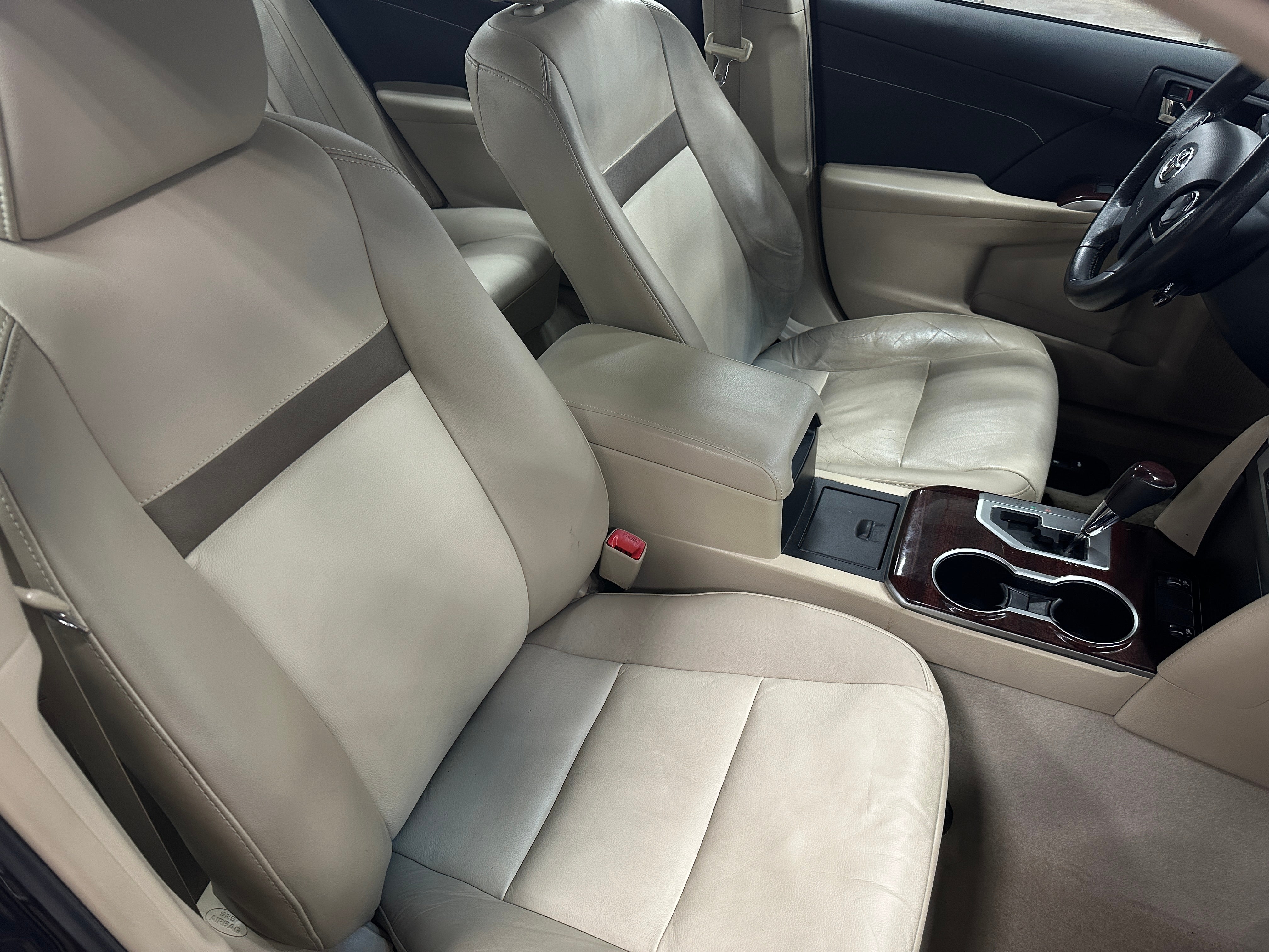 2014 Toyota Camry XLE 2