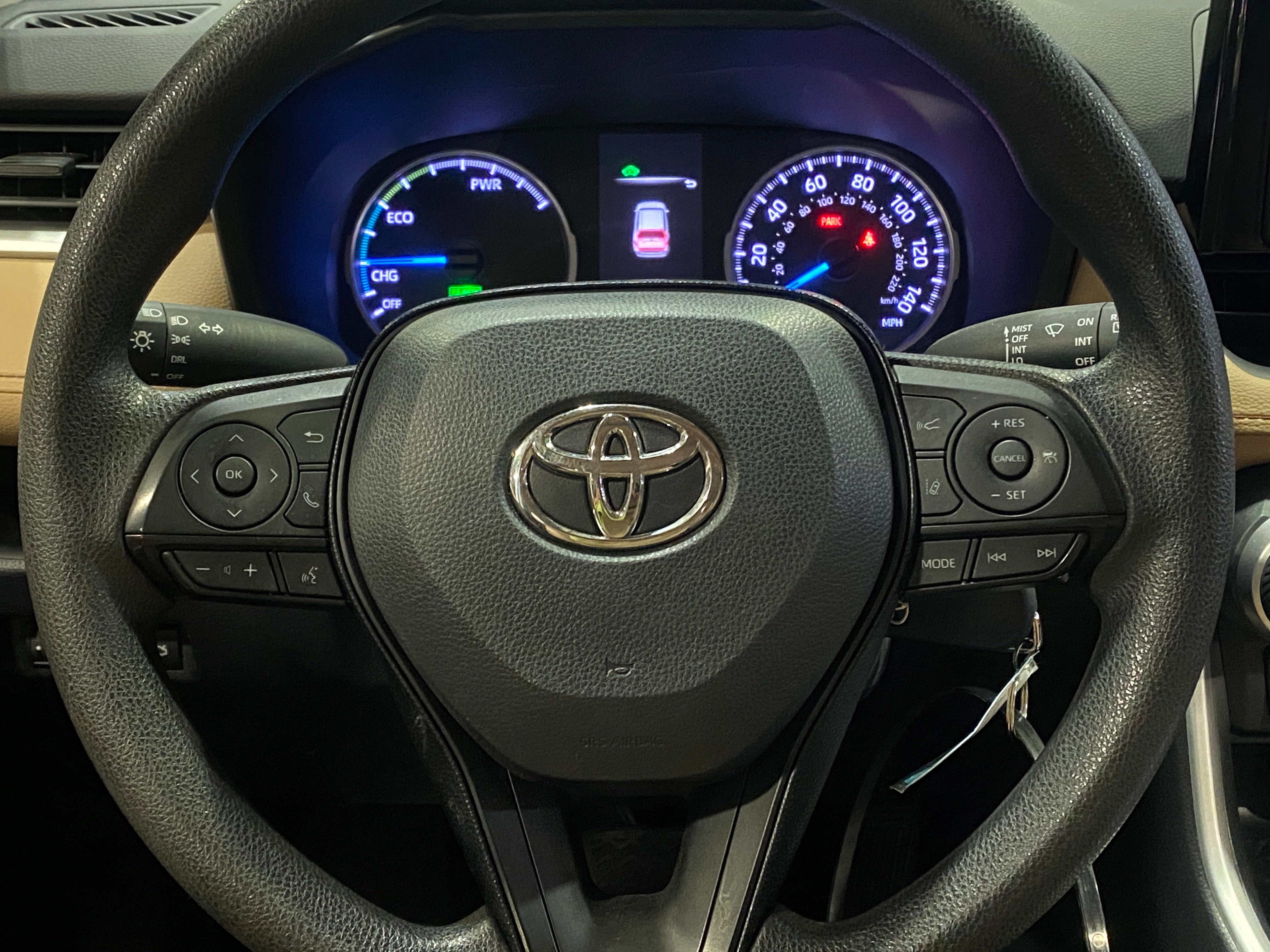 2020 Toyota RAV4 LE 5