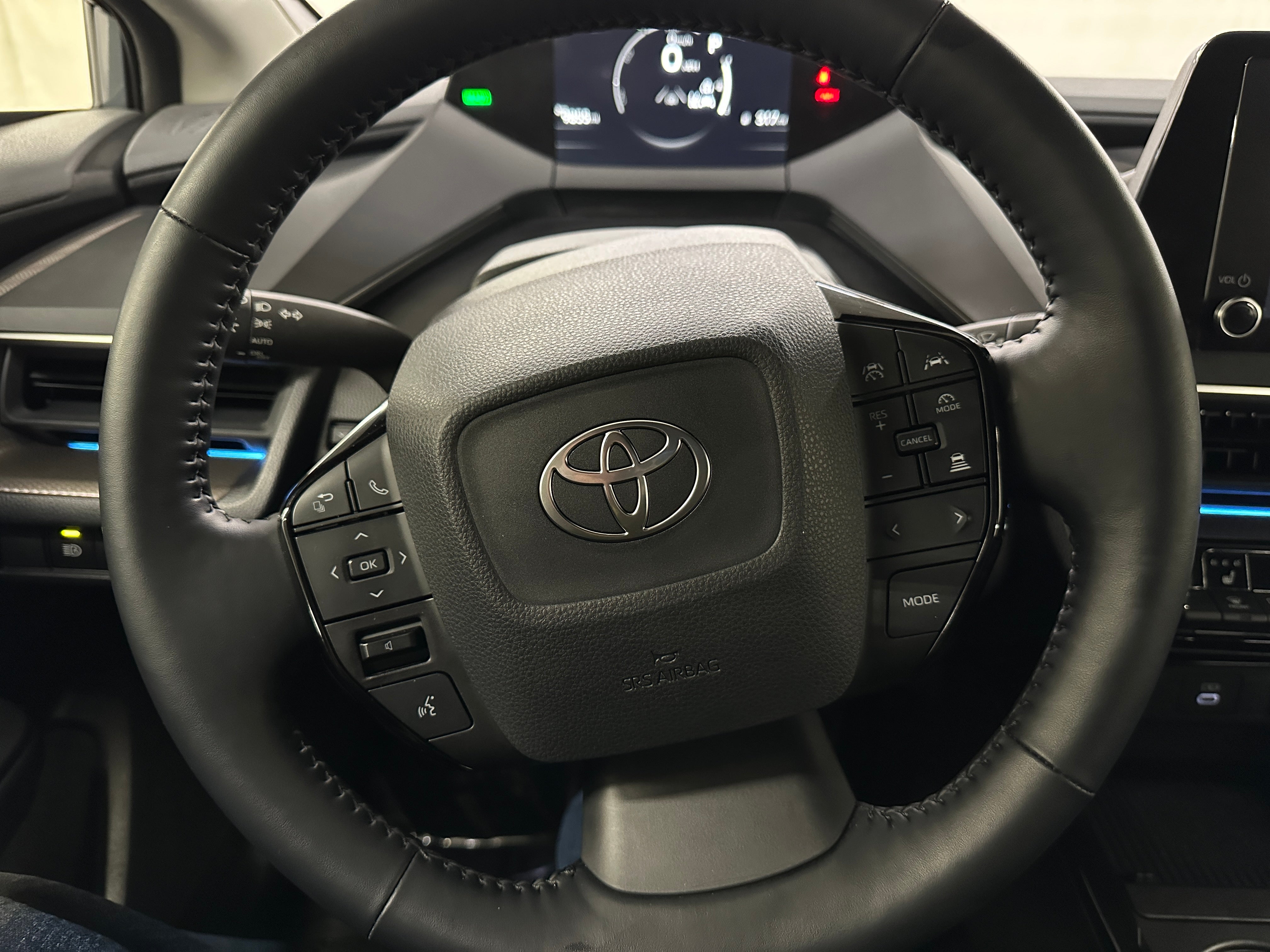 2024 Toyota Prius XLE 4