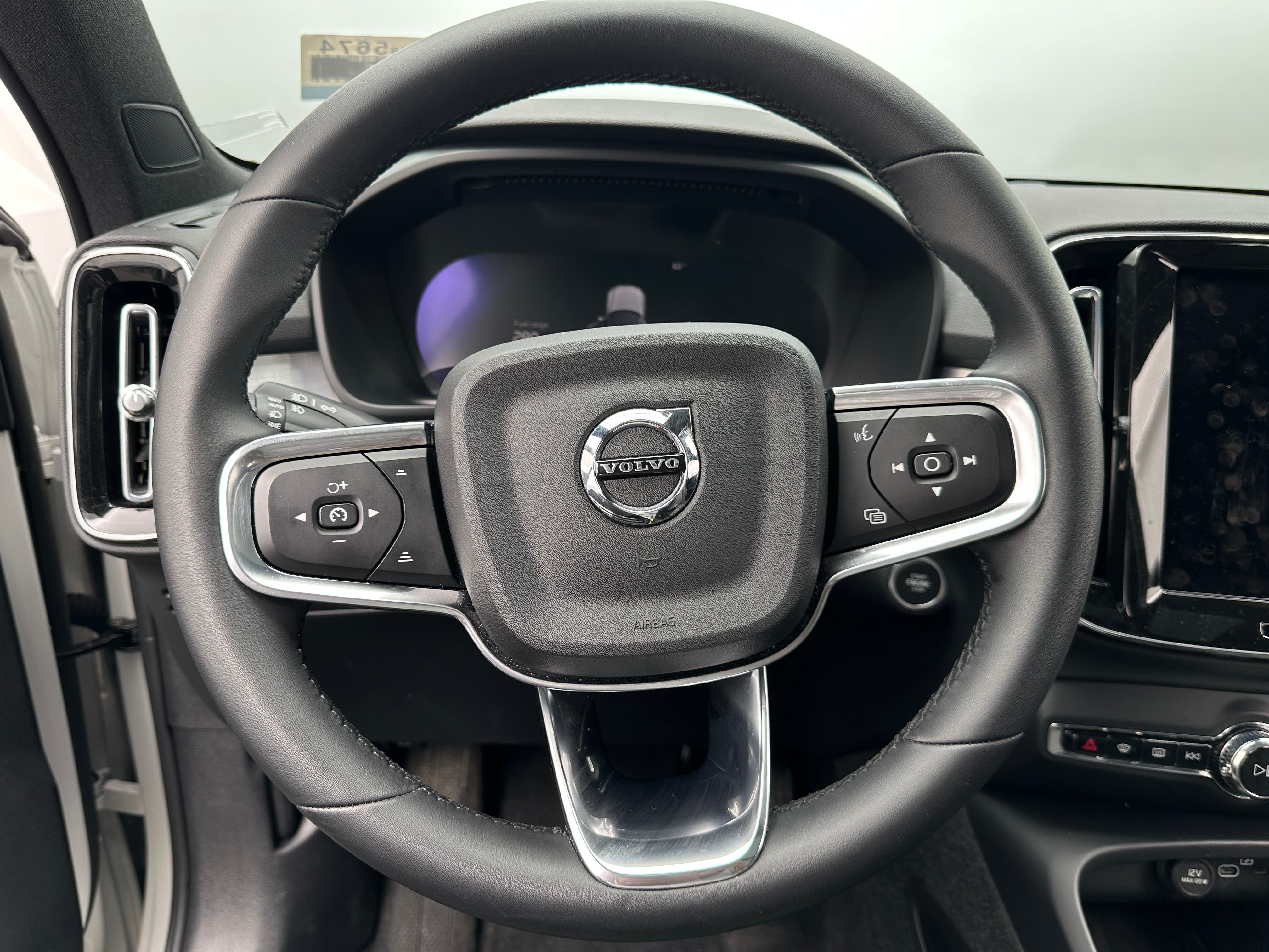 2024 Volvo XC40 B5 Core 5