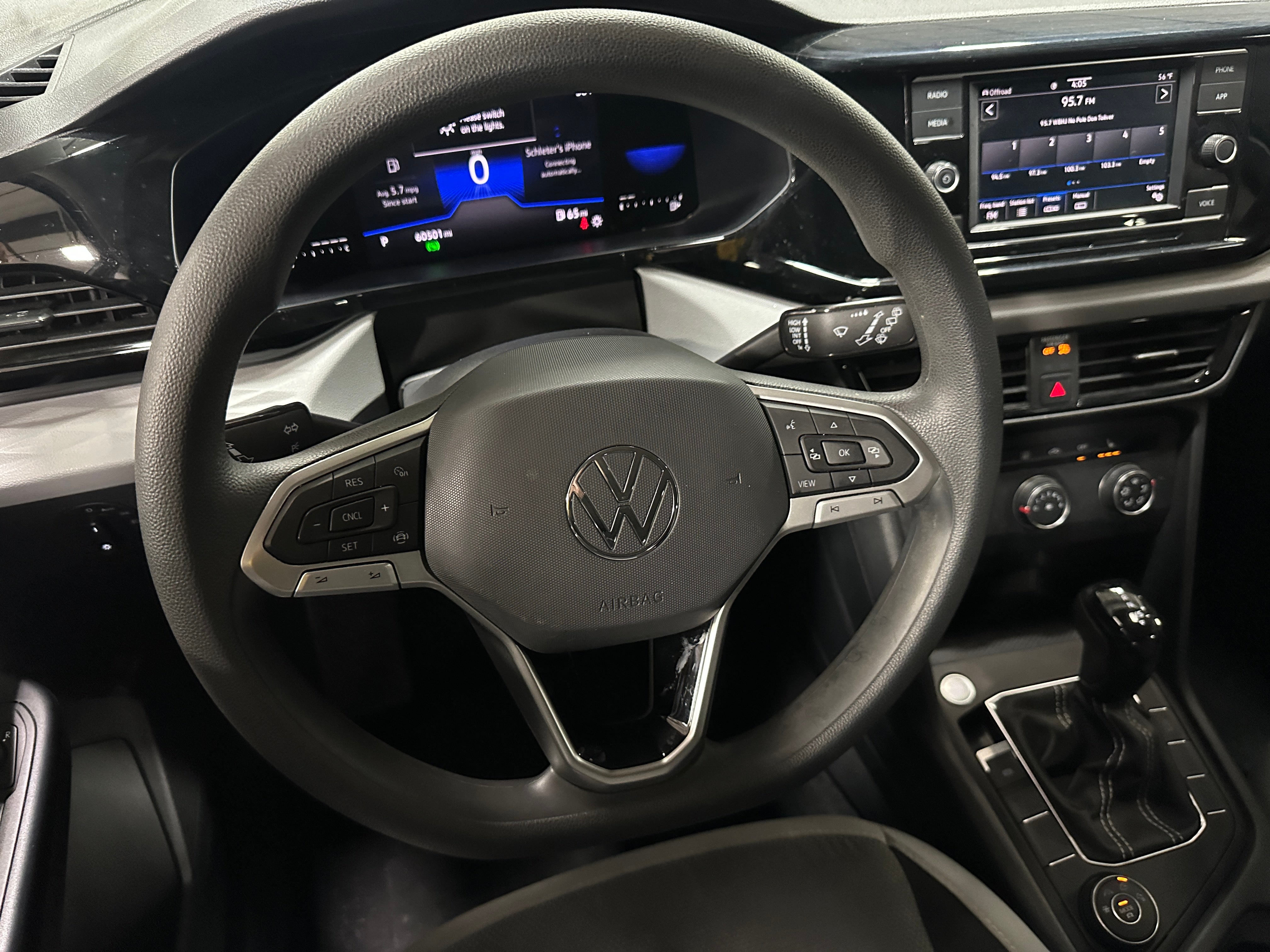 2022 Volkswagen Taos S 5