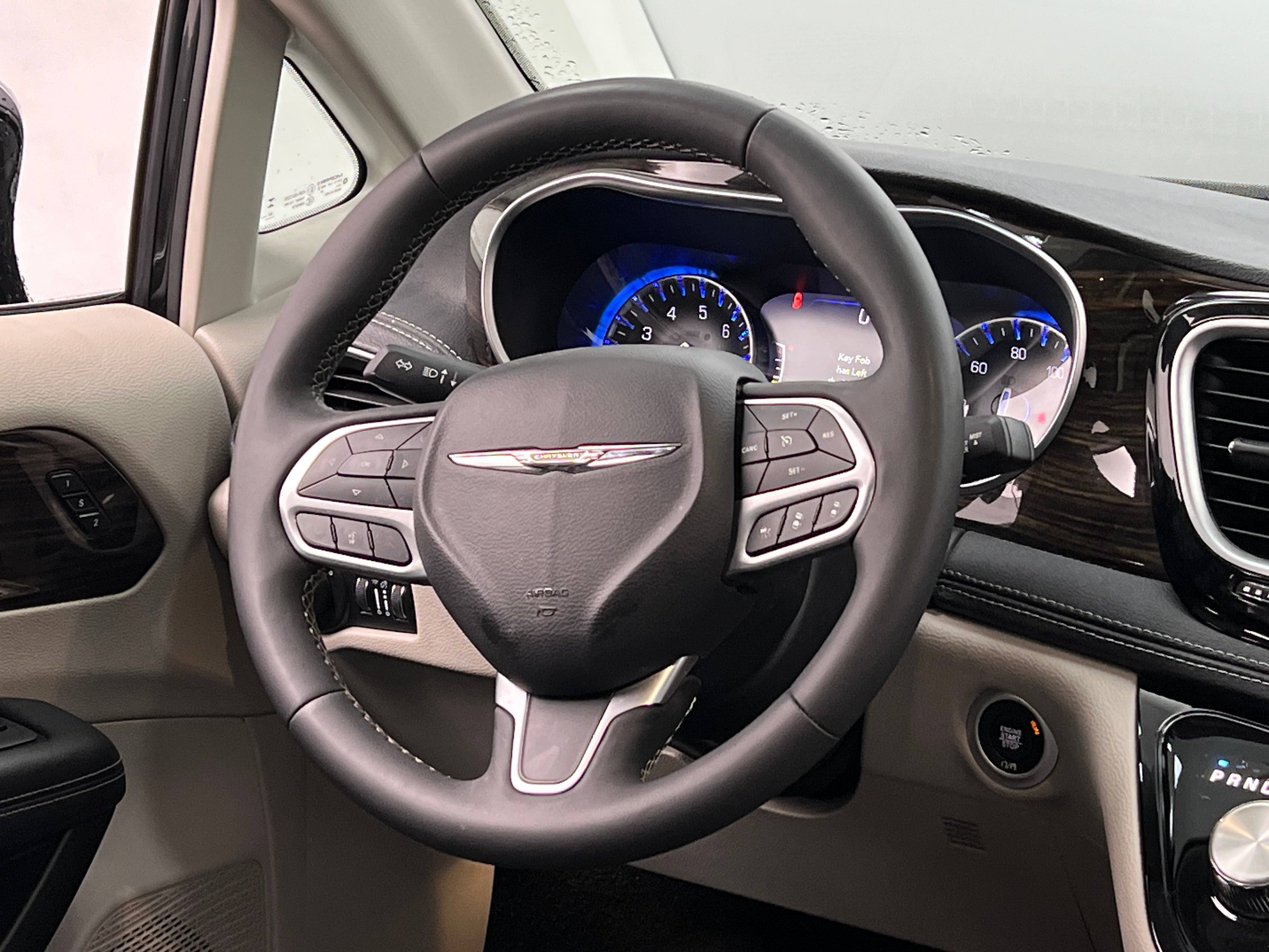 2023 Chrysler Pacifica Limited 4