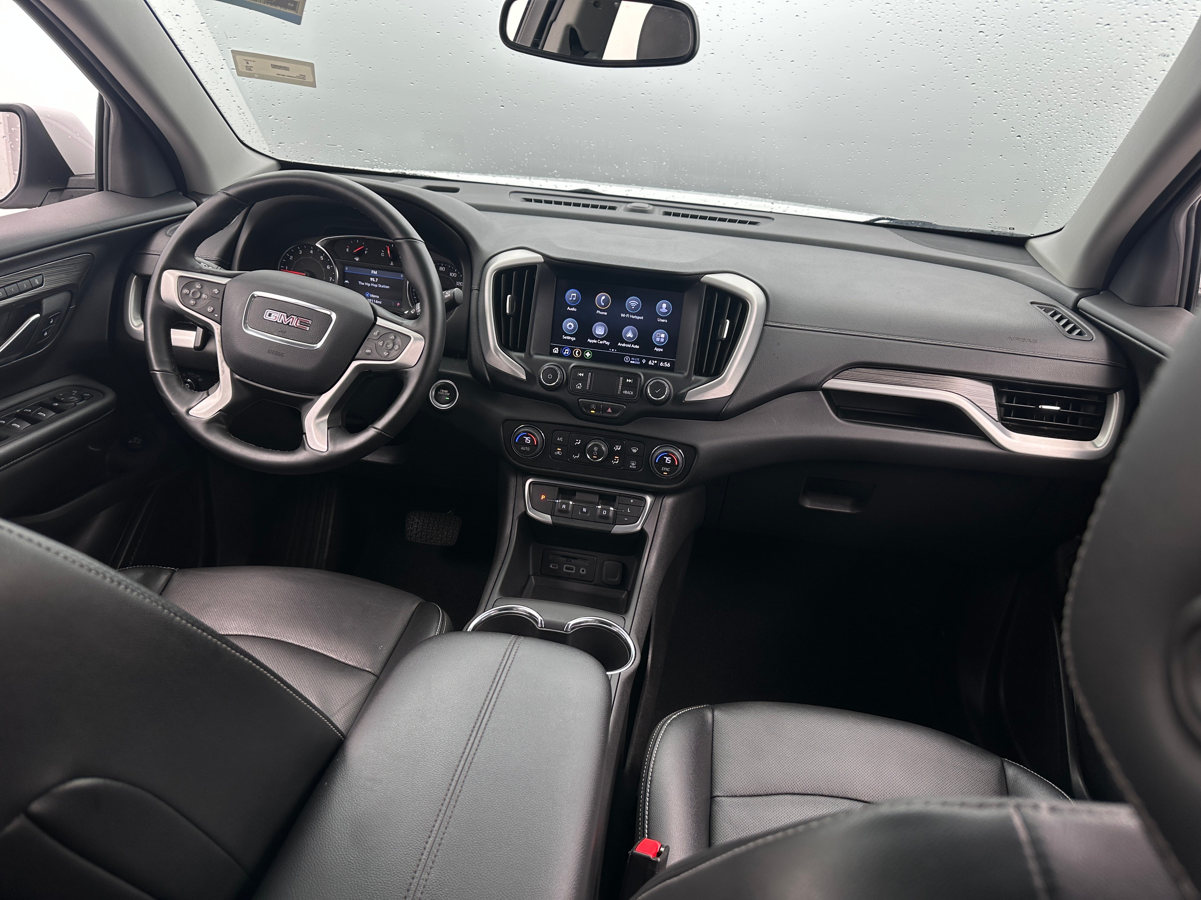 2024 GMC Terrain SLT 2