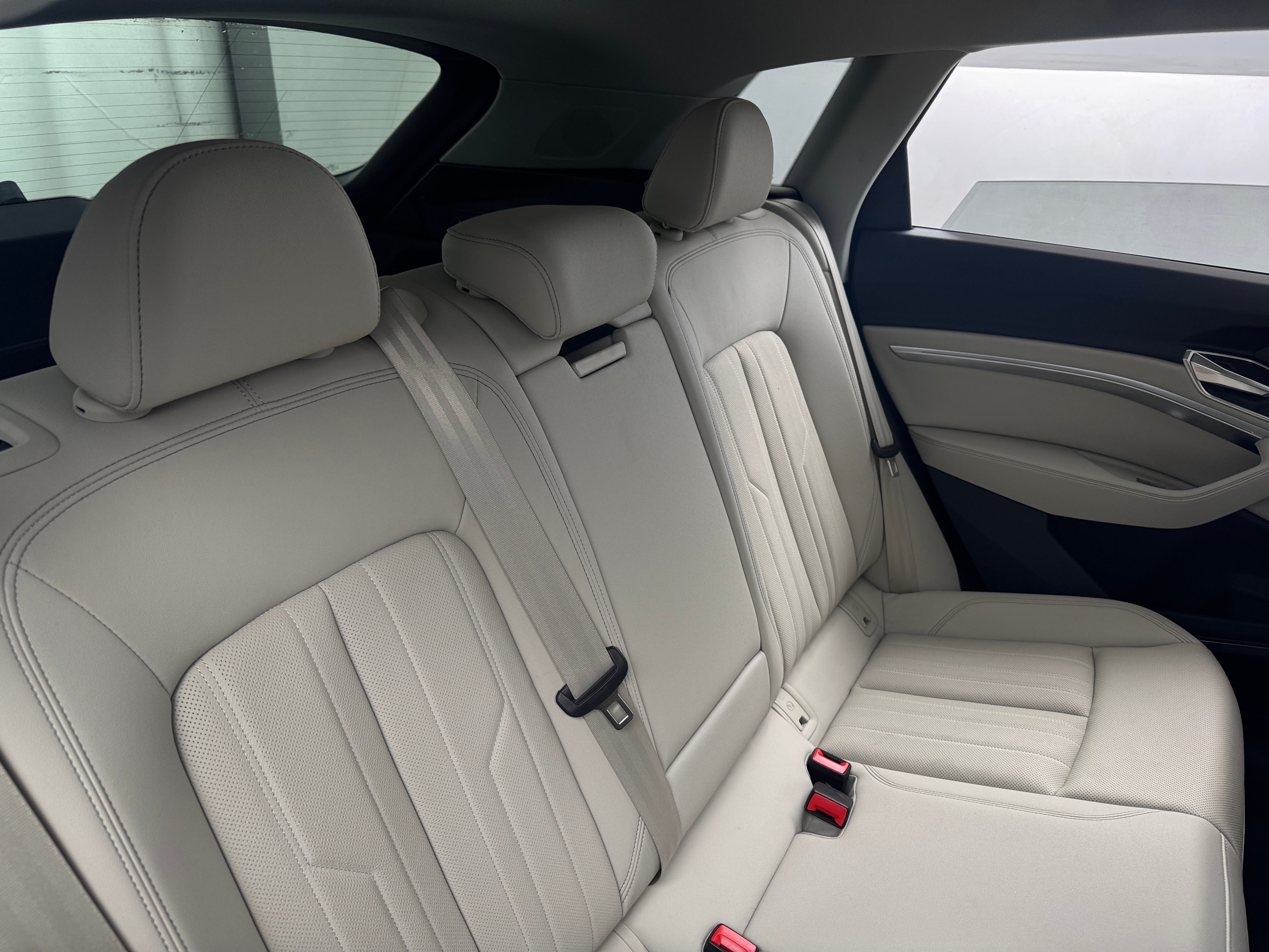 2024 Audi Q8 e-tron Premium Plus 5