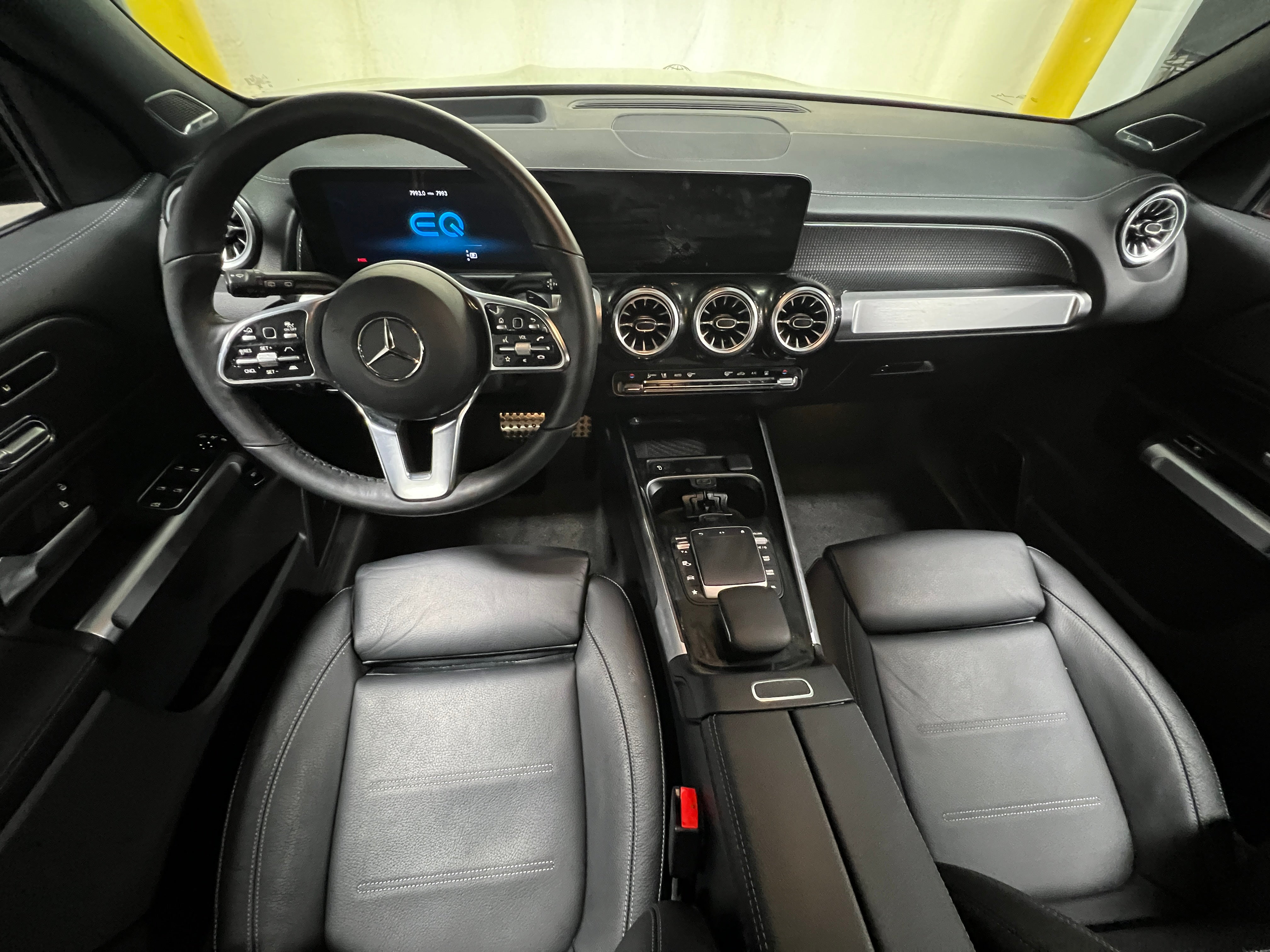 2023 Mercedes-Benz EQB 300 2