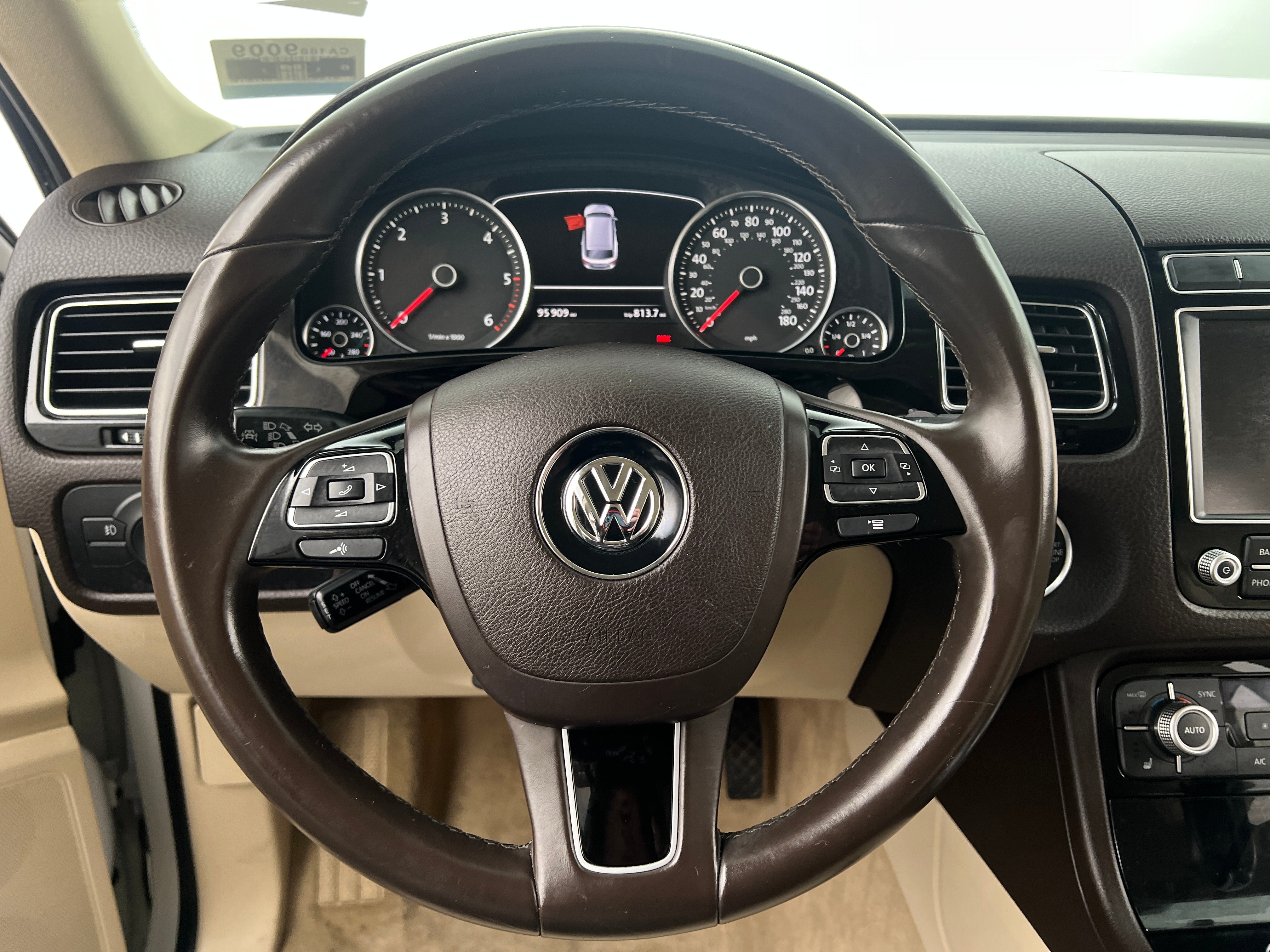 2015 Volkswagen Touareg TDI Lux 4