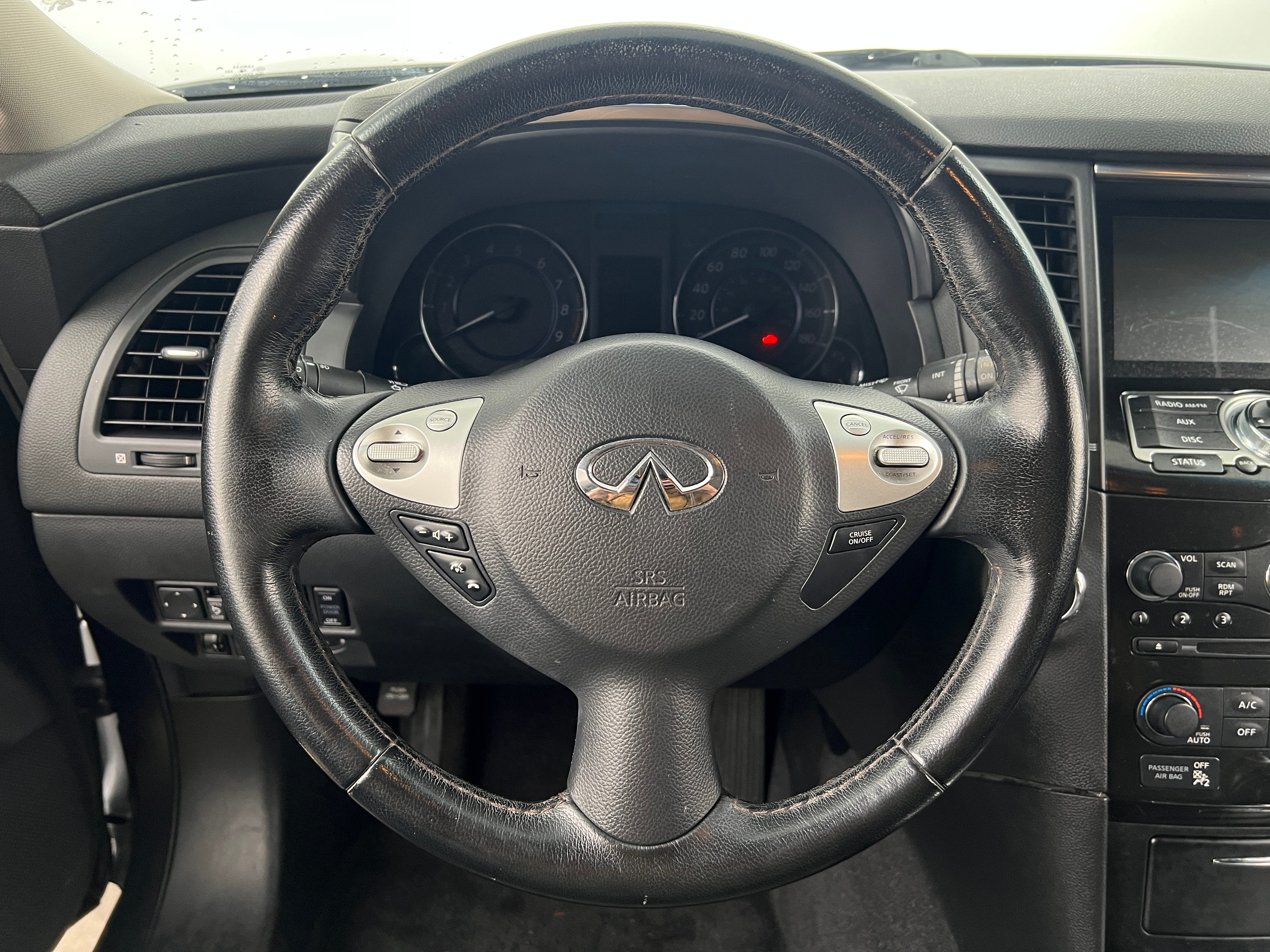 2017 INFINITI QX70  5