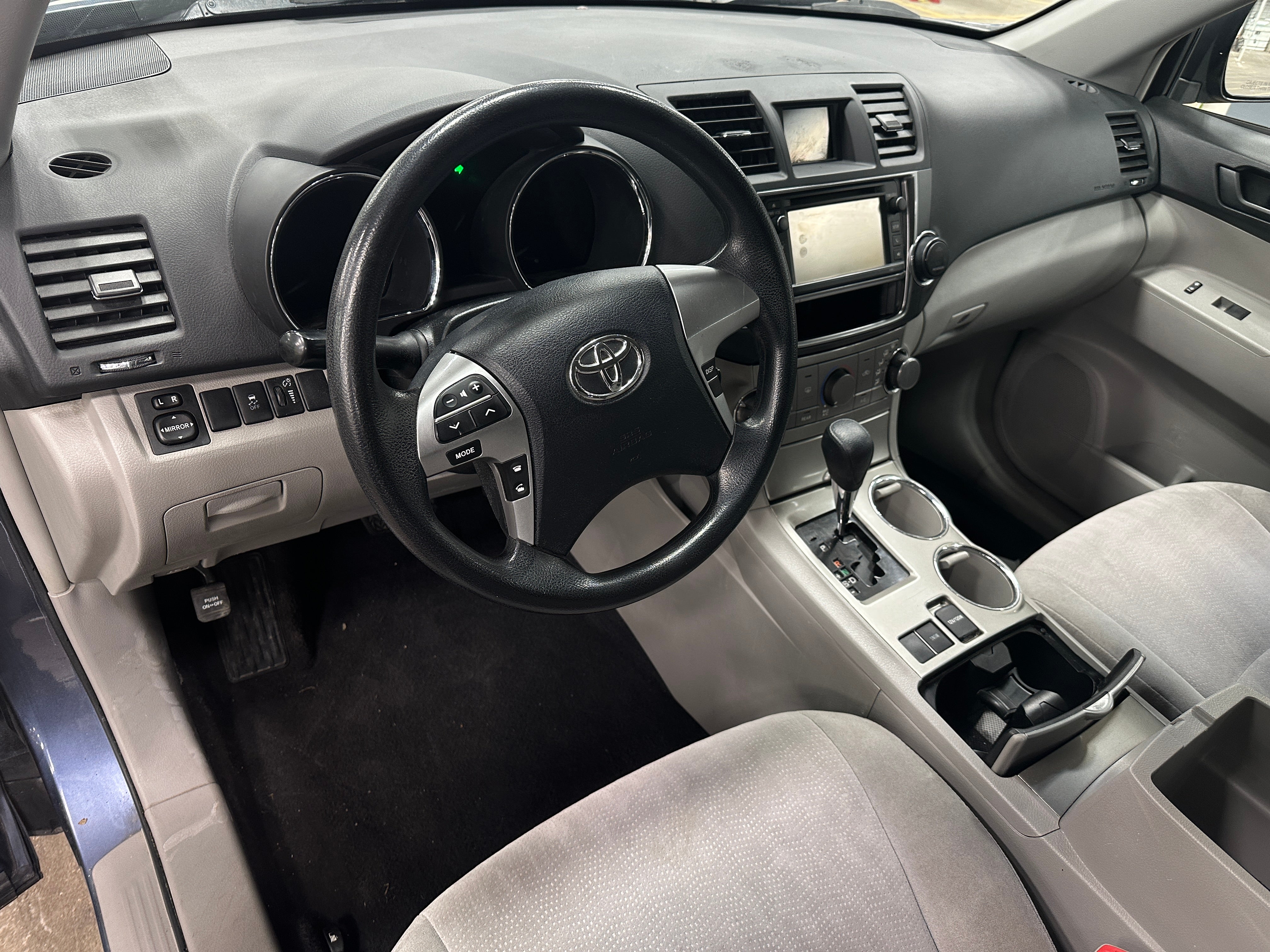 2013 Toyota Highlander Base 3