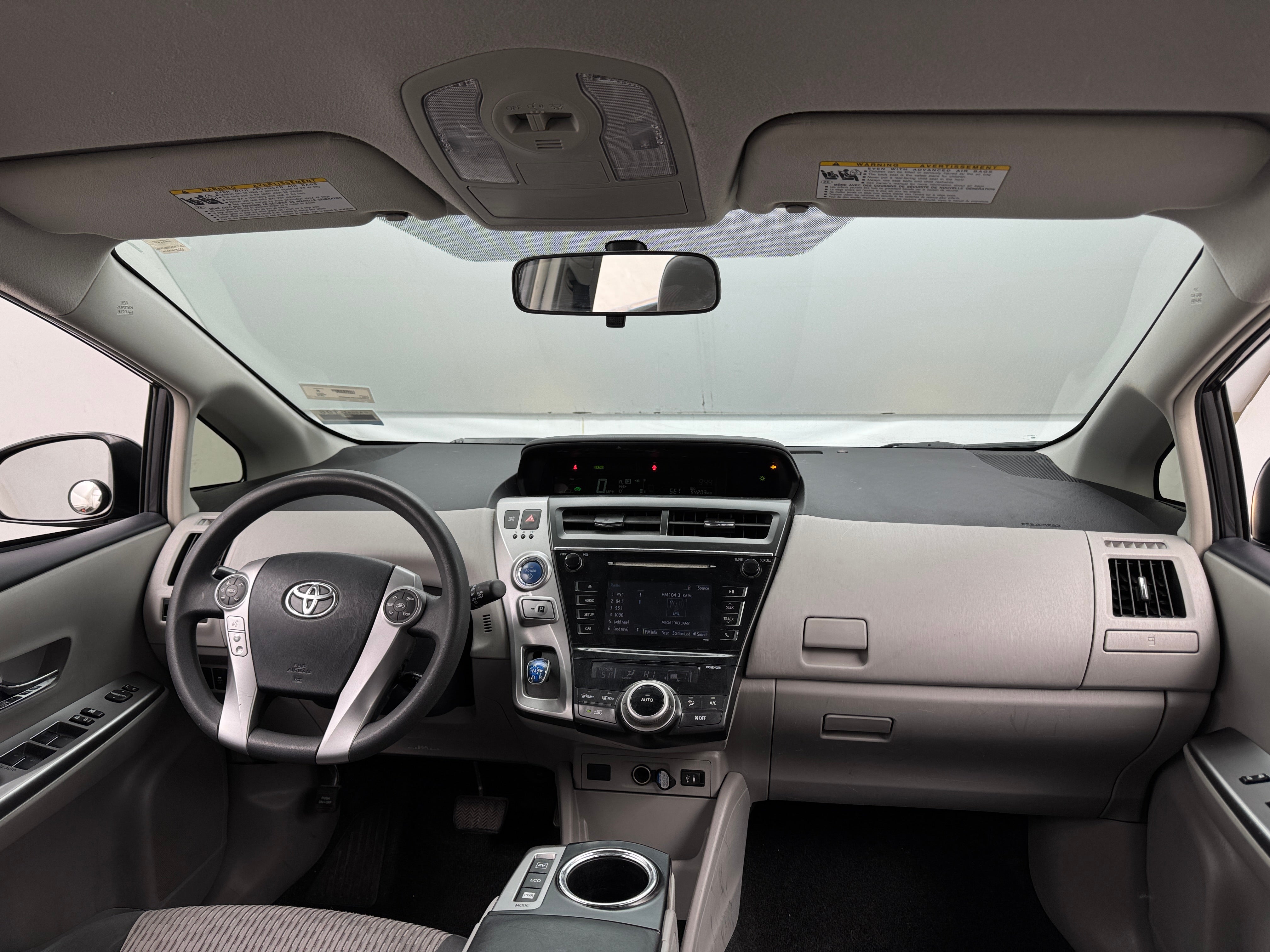 2016 Toyota Prius v Five 3