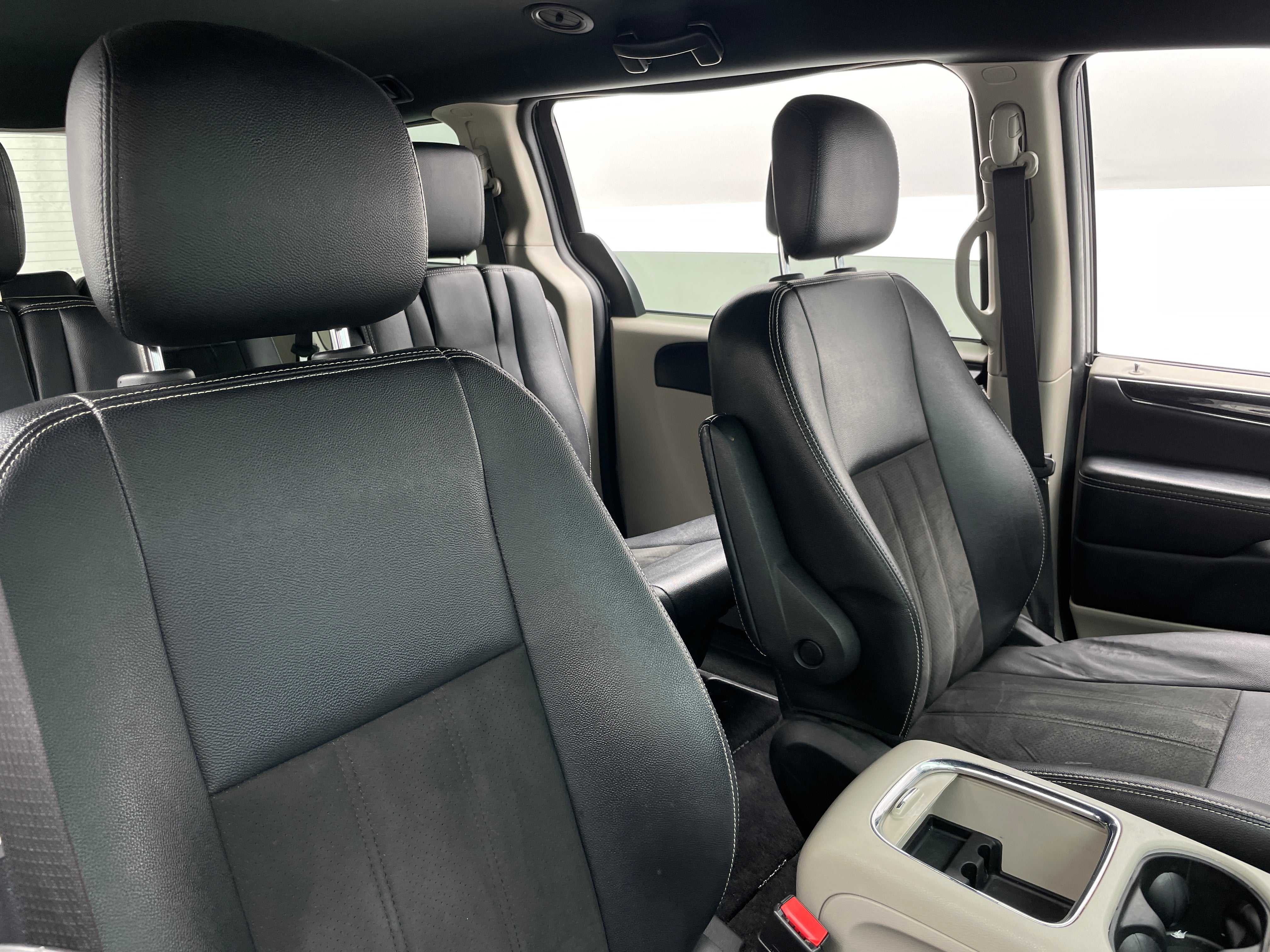 2019 Dodge Grand Caravan SXT 2