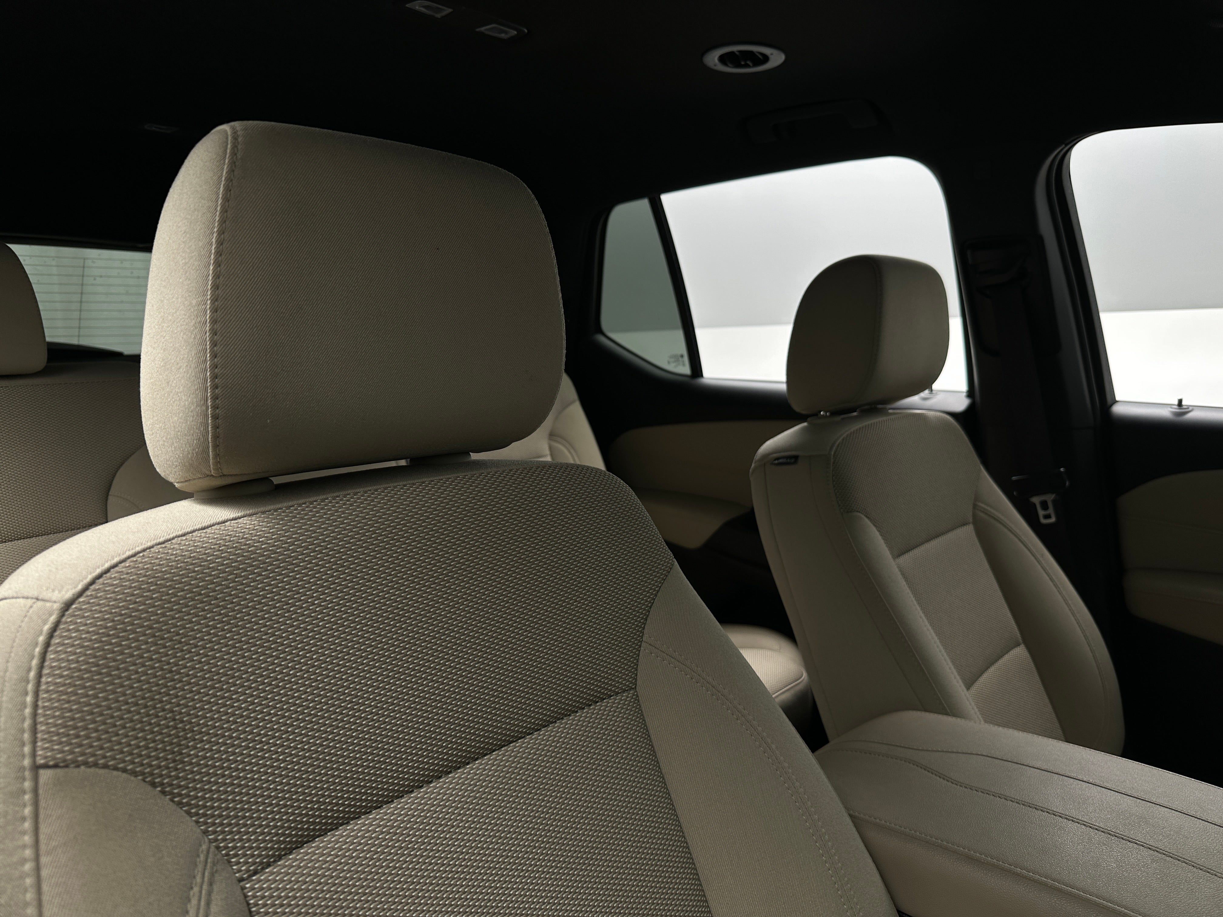 2023 Chevrolet Traverse LS 2