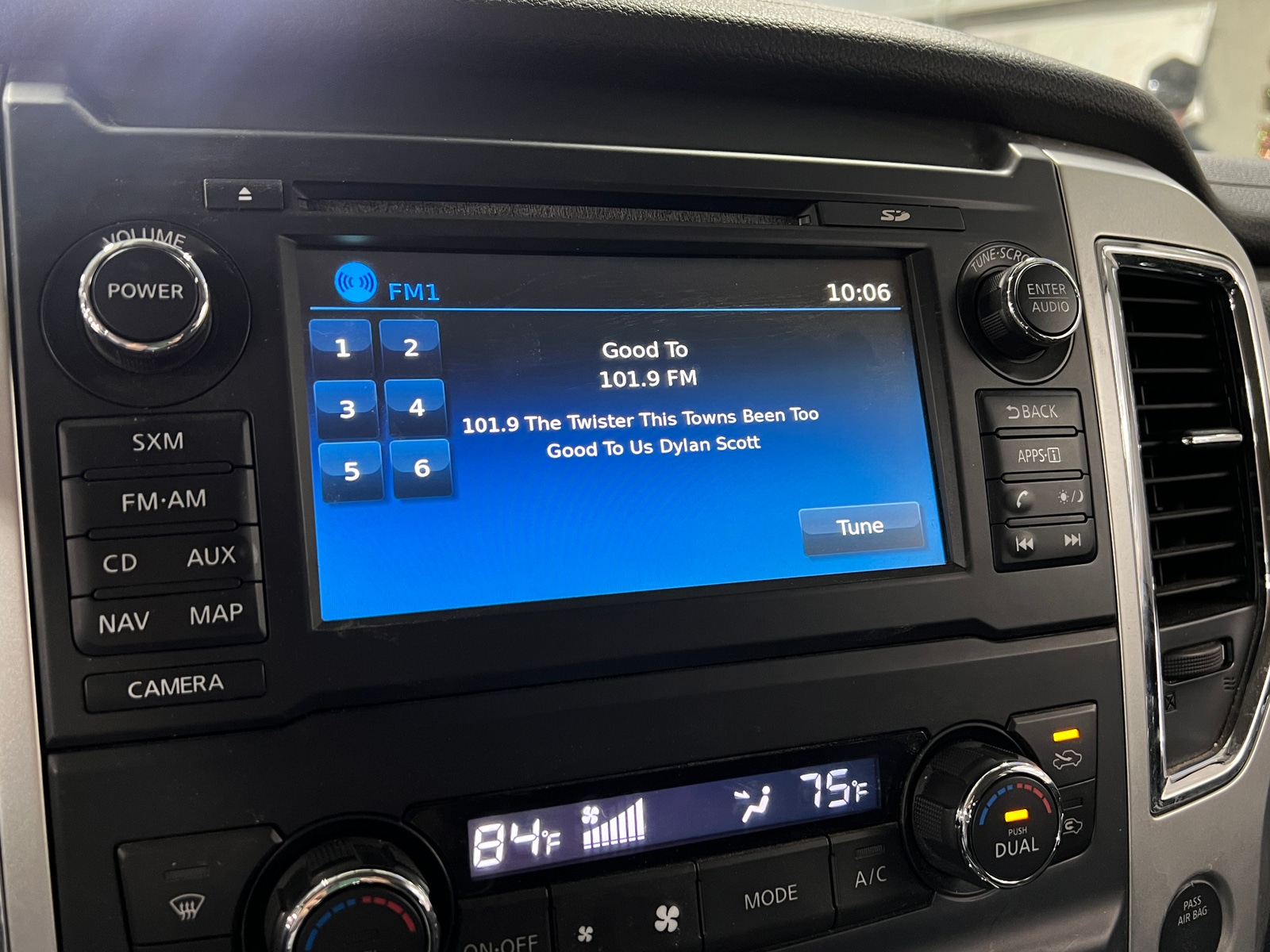 Thumbnail: 2018 Nissan Titan - 4