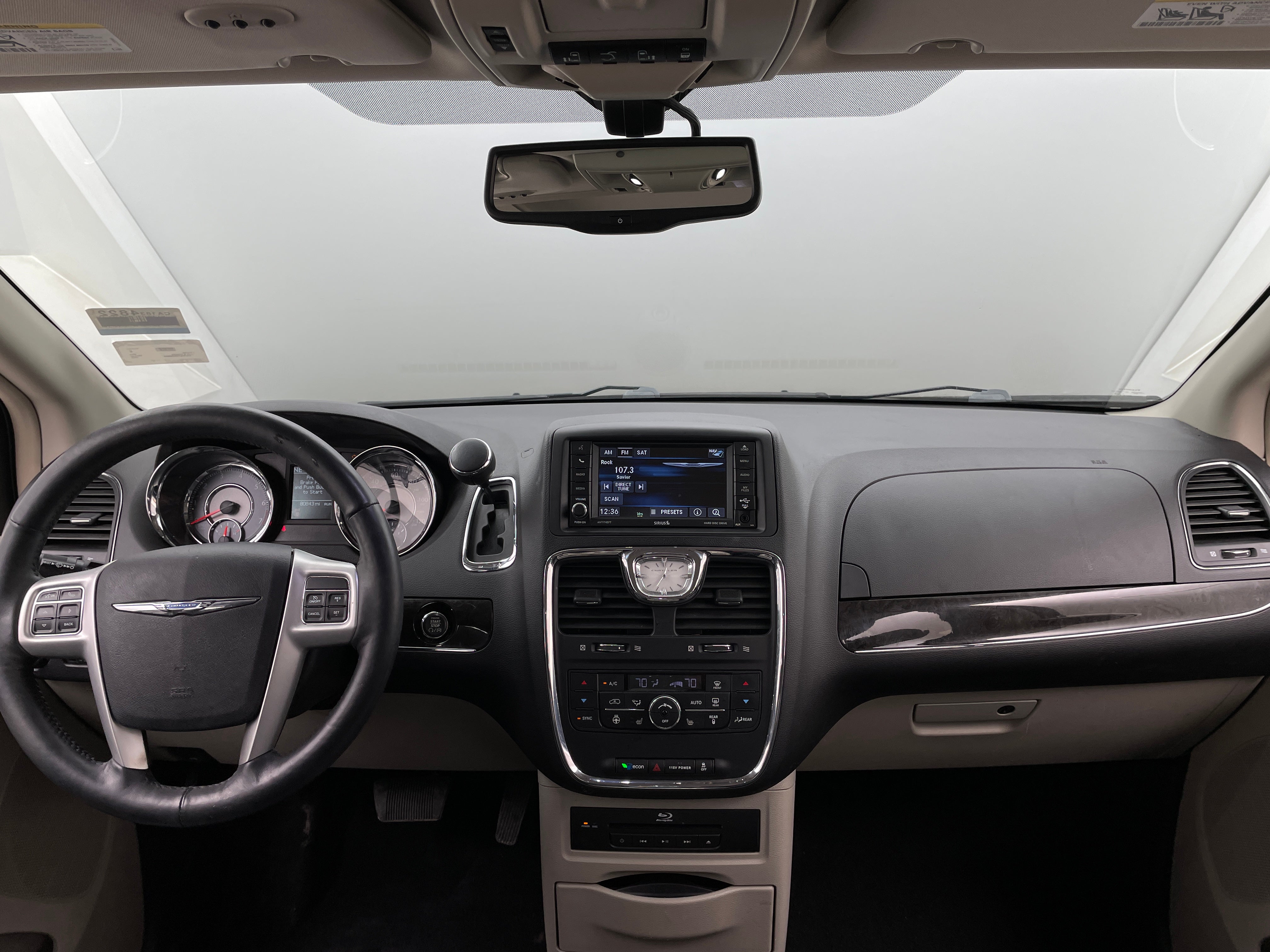 2016 Chrysler Town & Country S 3