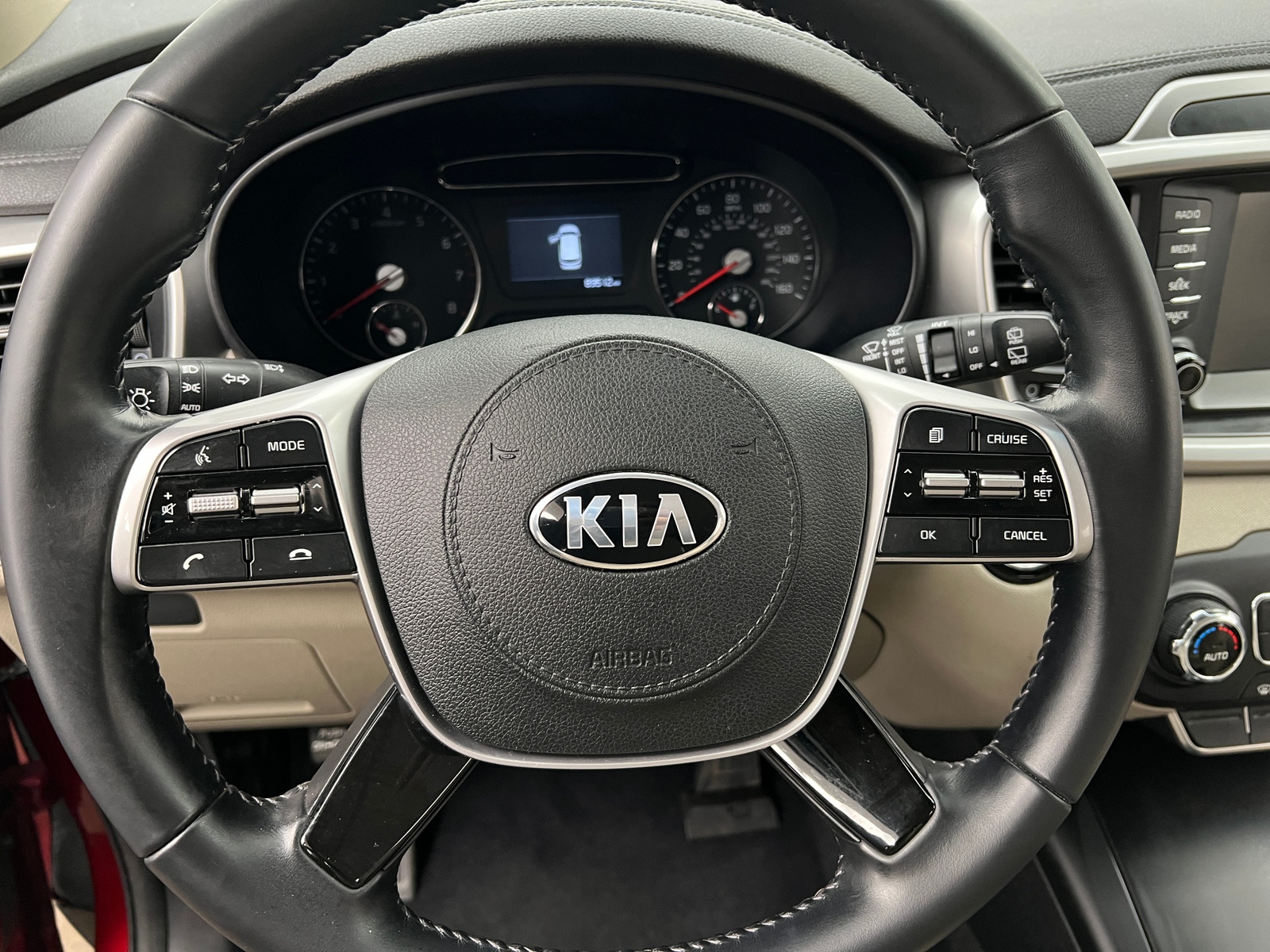Thumbnail: 2020 Kia Sorento - 5