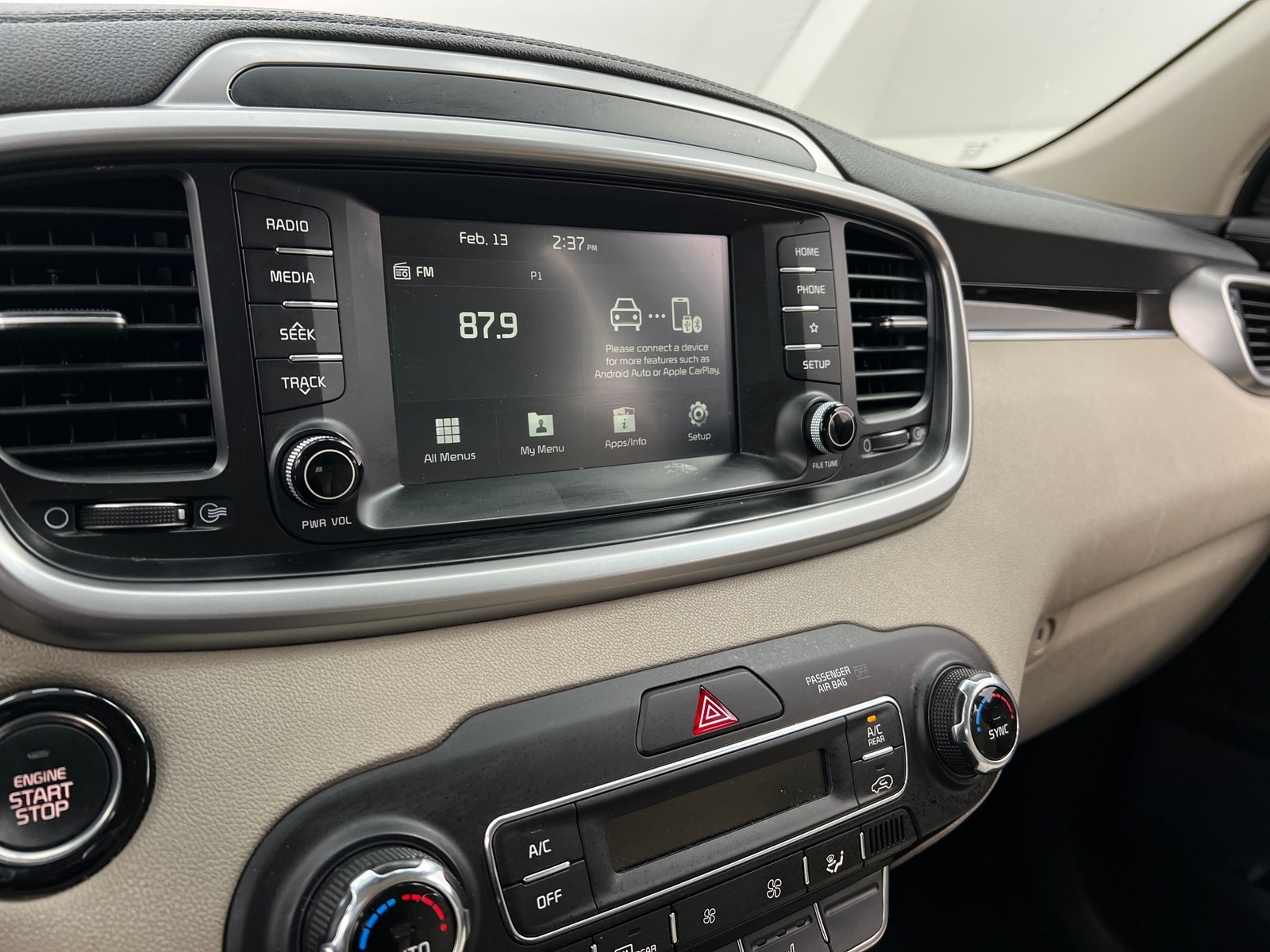 Thumbnail: 2020 Kia Sorento - 4