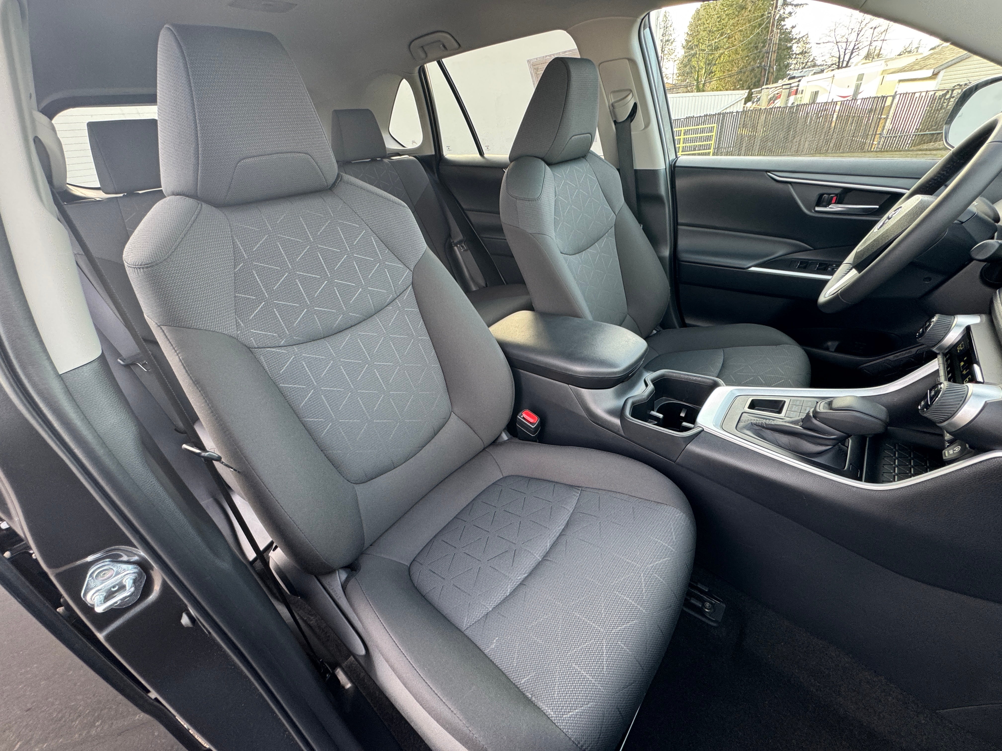 2024 Toyota RAV4 XLE 2