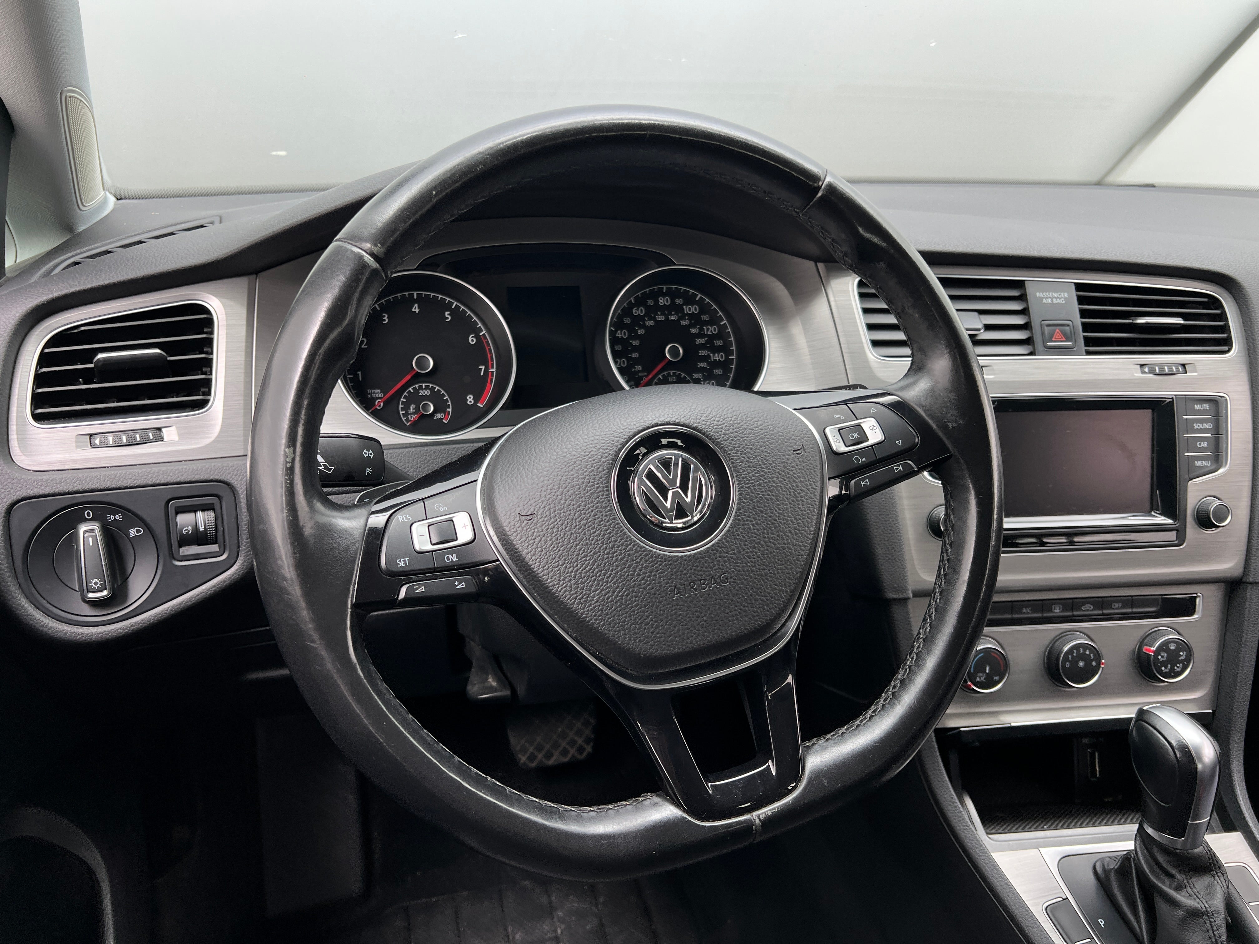 2015 Volkswagen Golf S 4