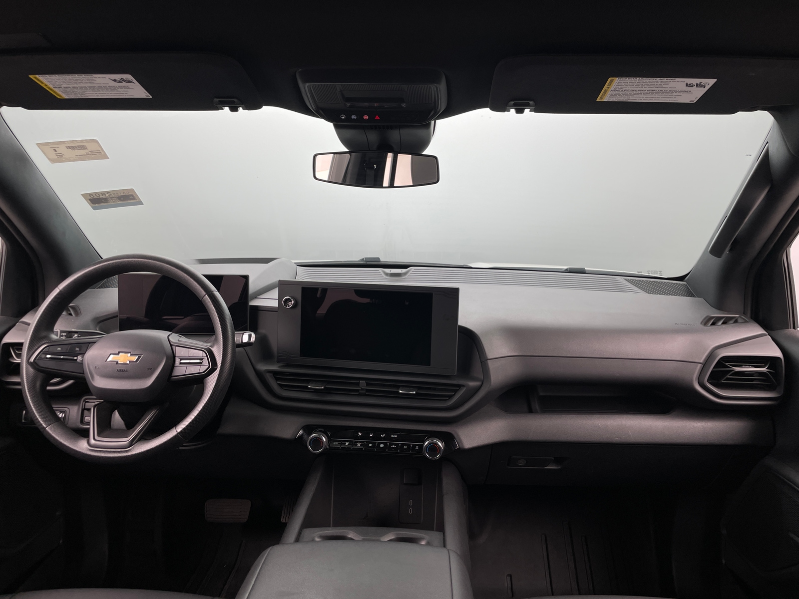 Thumbnail: 2024 Chevrolet Silverado EV - 3
