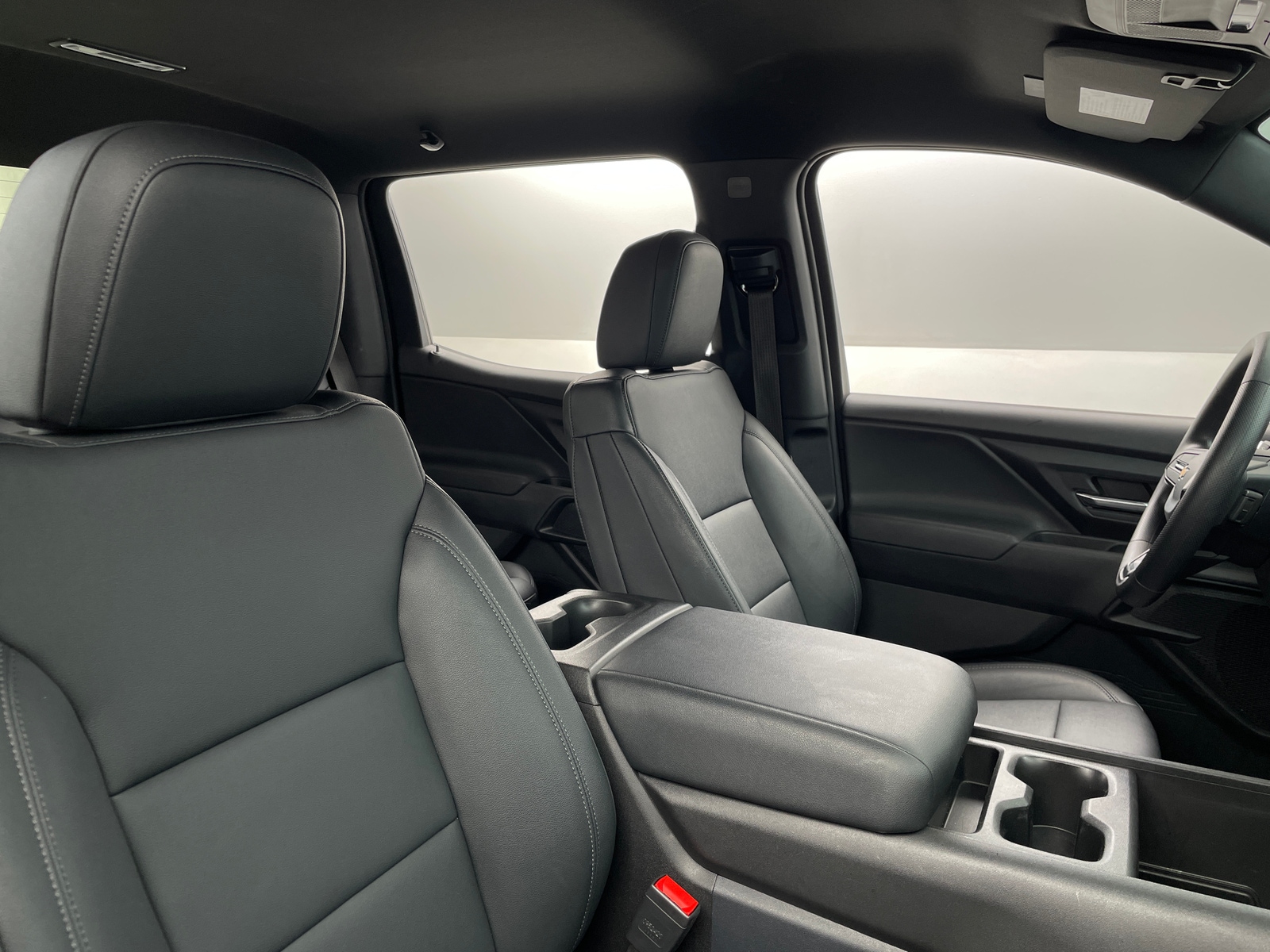 Thumbnail: 2024 Chevrolet Silverado EV - 2