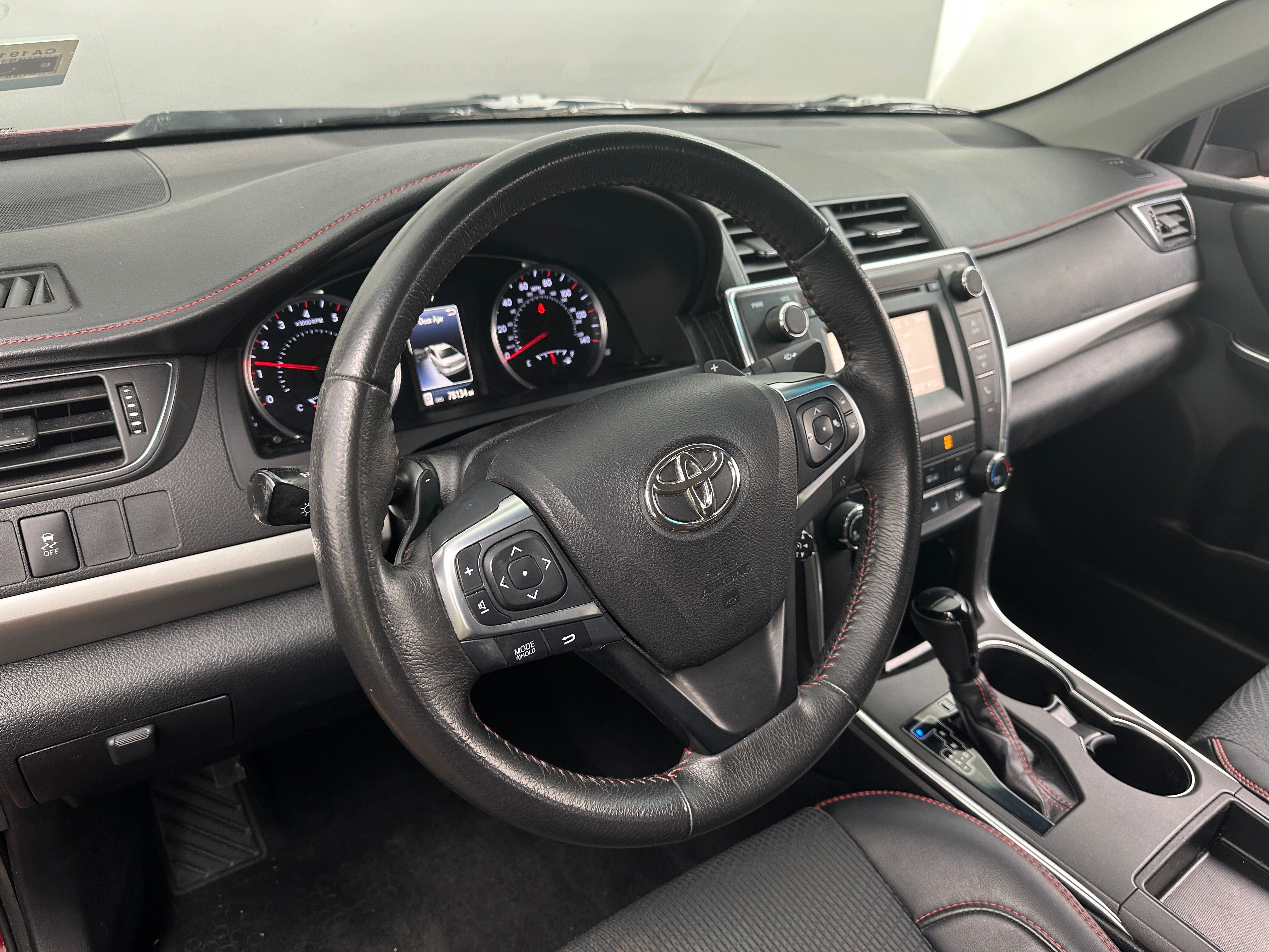 2017 Toyota Camry SE 3