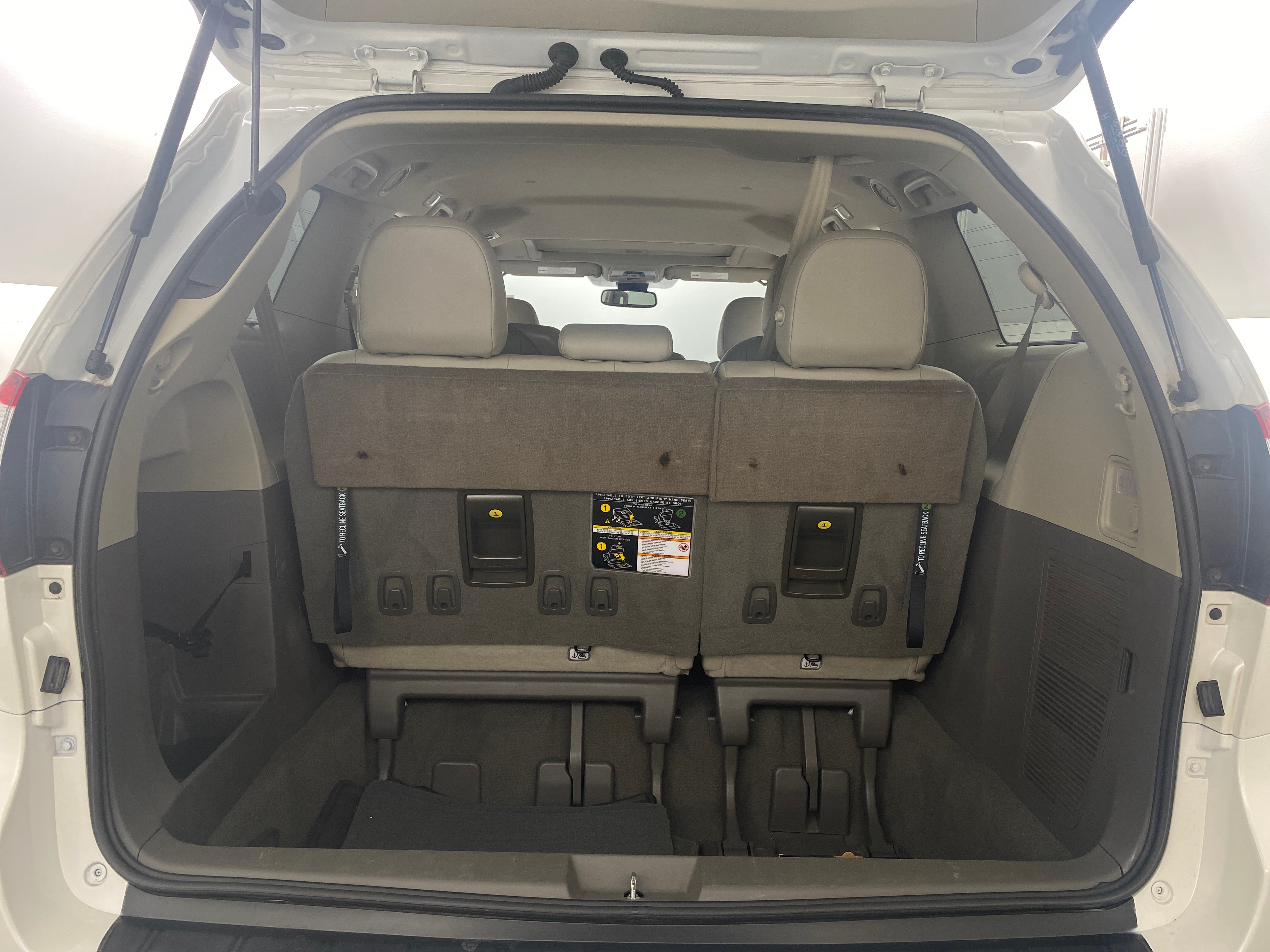 2019 Toyota Sienna XLE 6