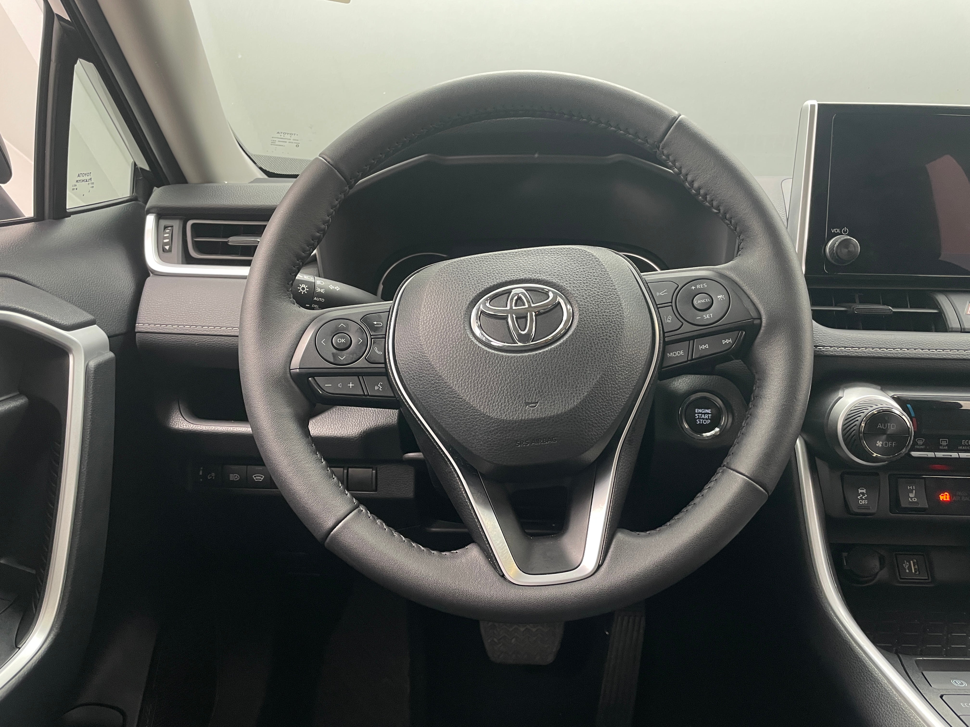 2024 Toyota RAV4 XLE 5