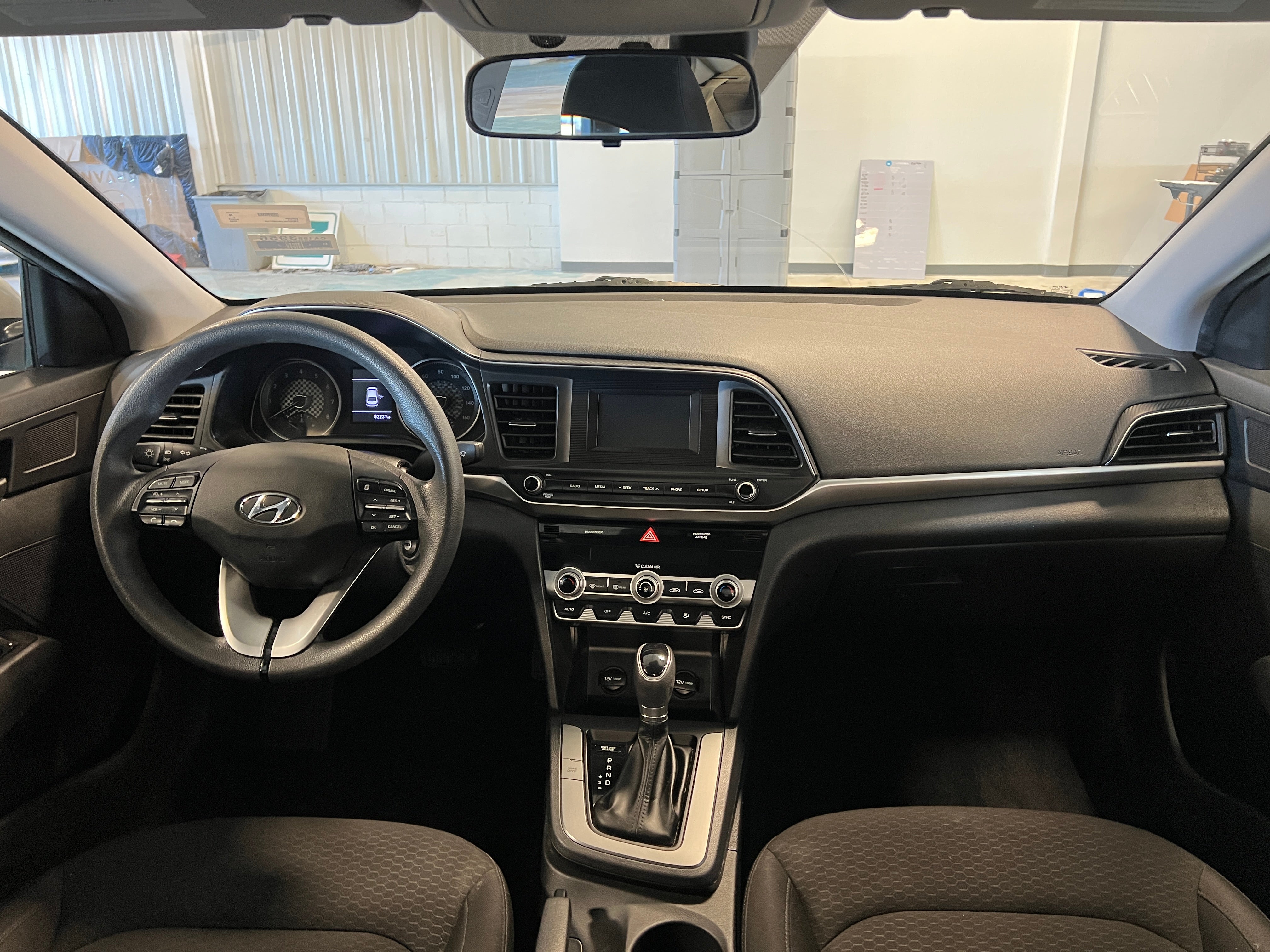 2020 Hyundai Elantra SE 3