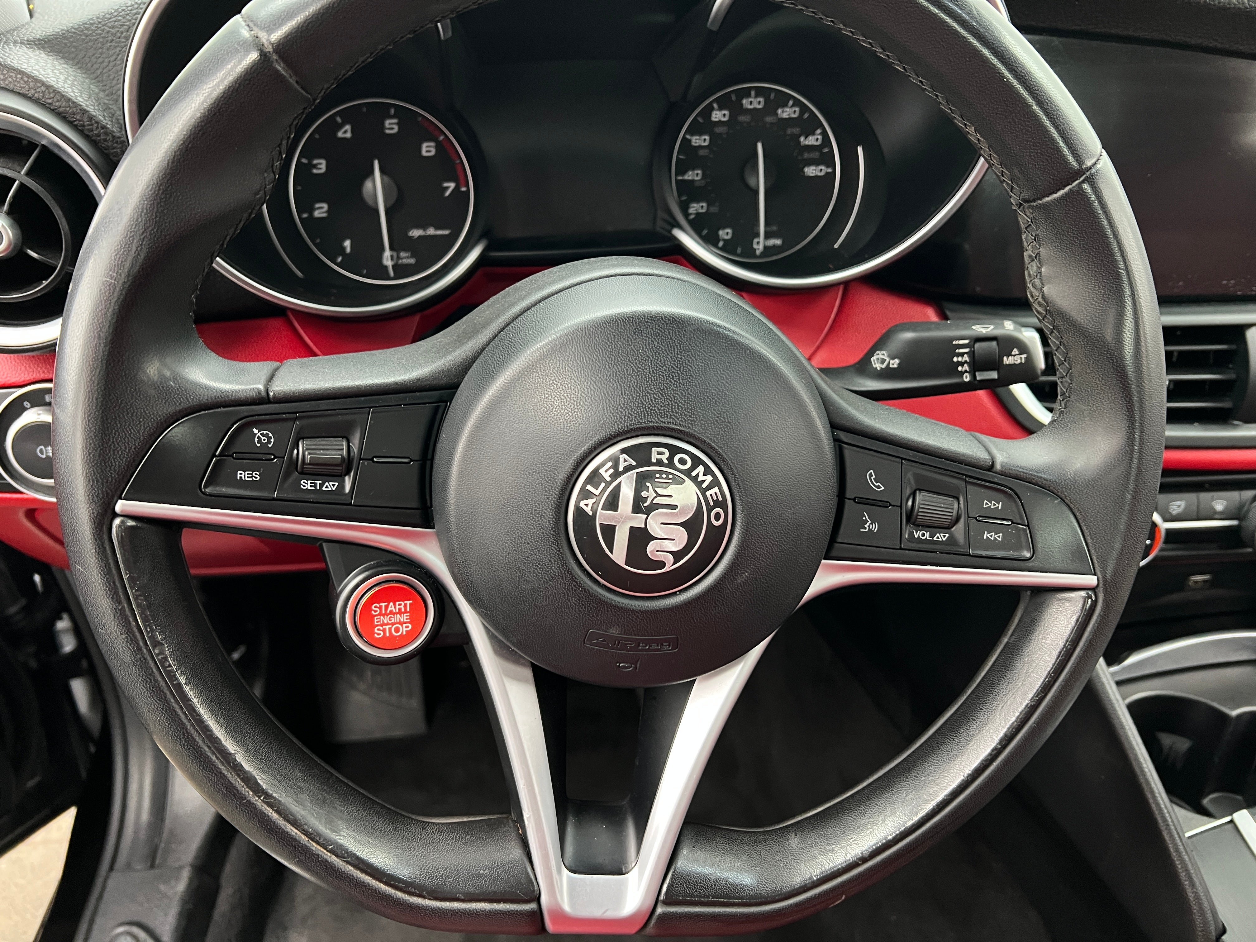 2018 Alfa Romeo Giulia Base 4